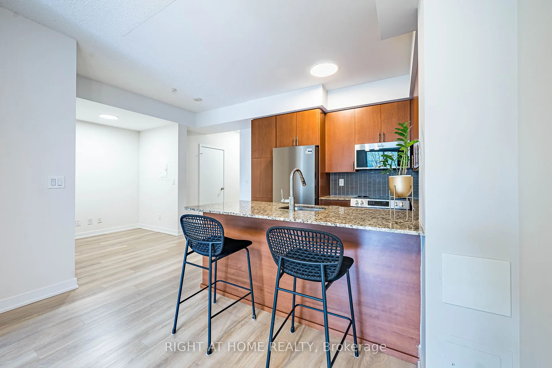 260 Sackville Street, #201