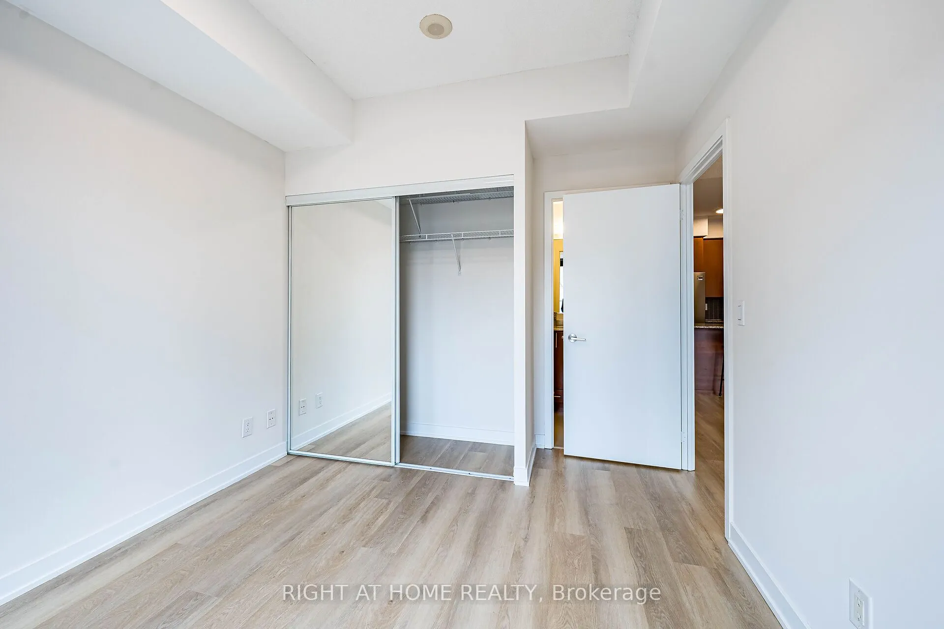 260 Sackville Street, #201