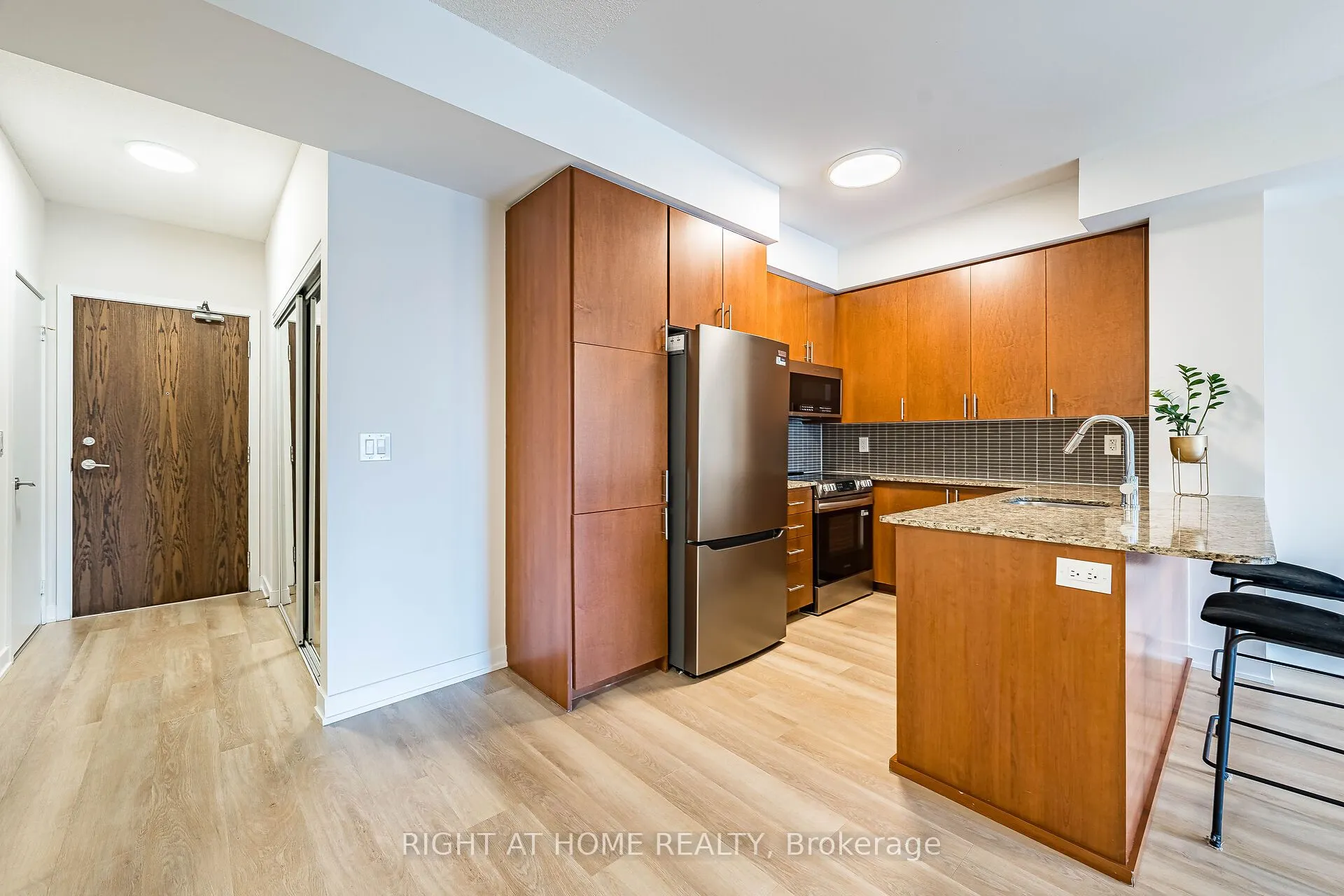 260 Sackville Street, #201