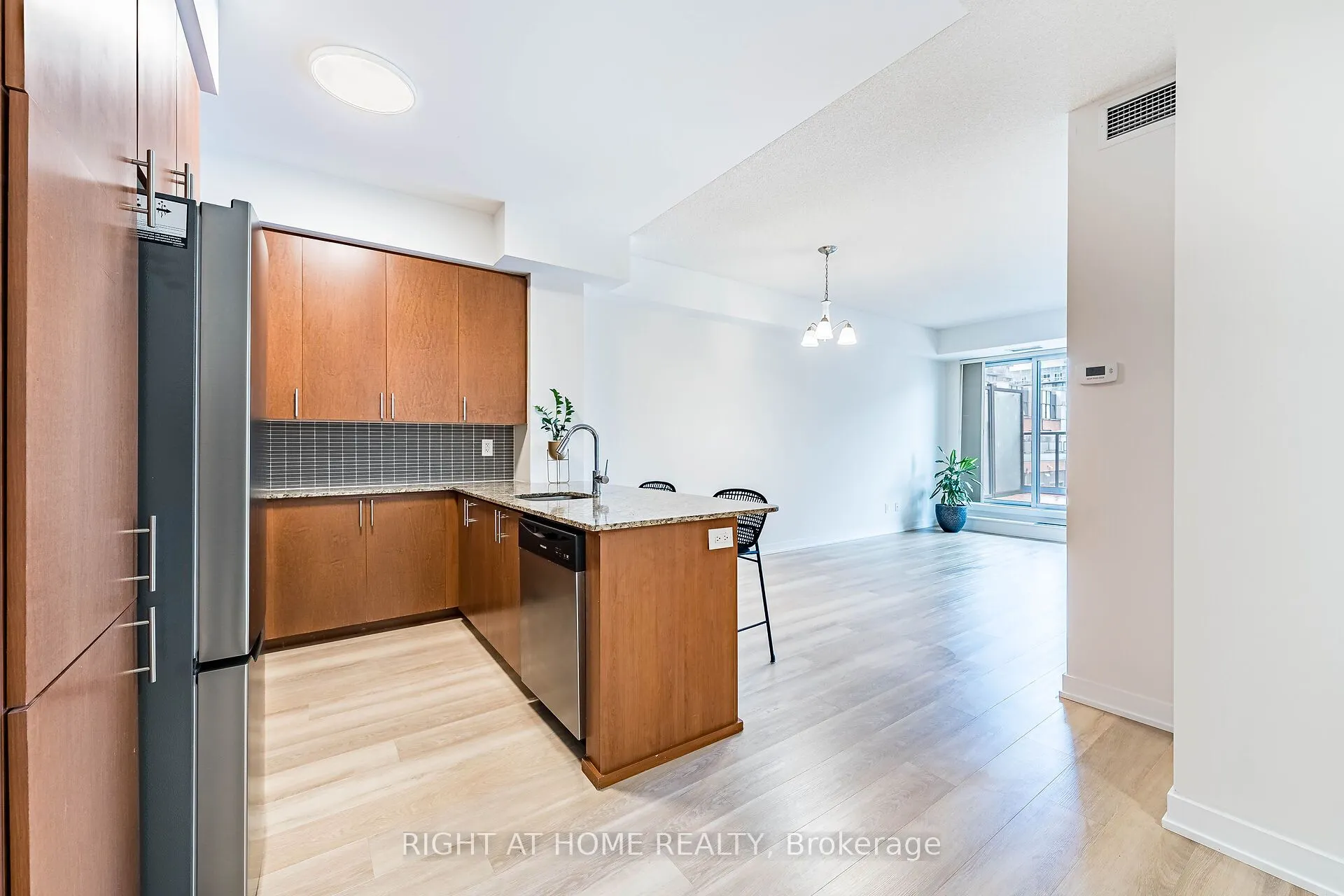 260 Sackville Street, #201