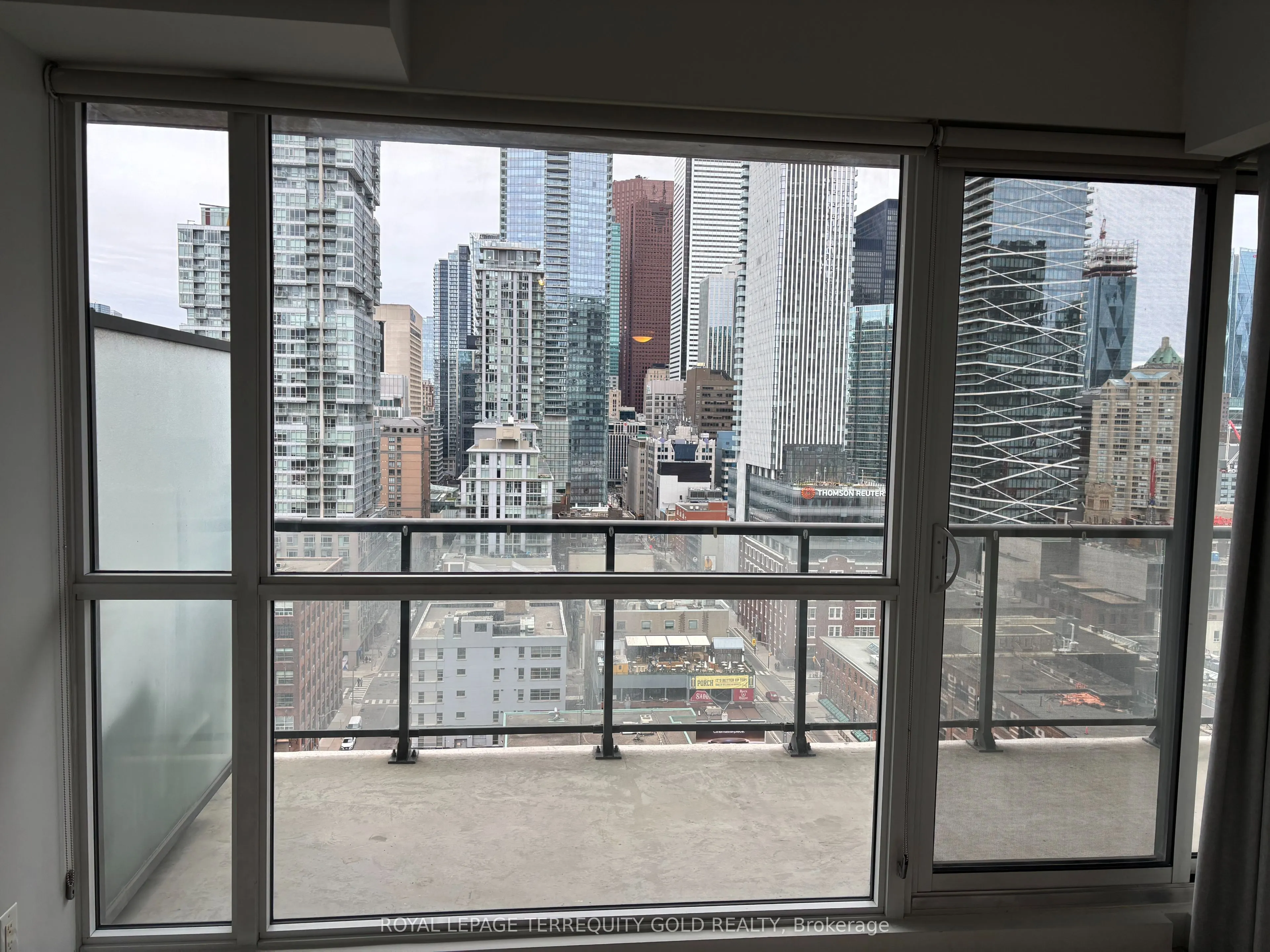 290 Adelaide Street W, #1706