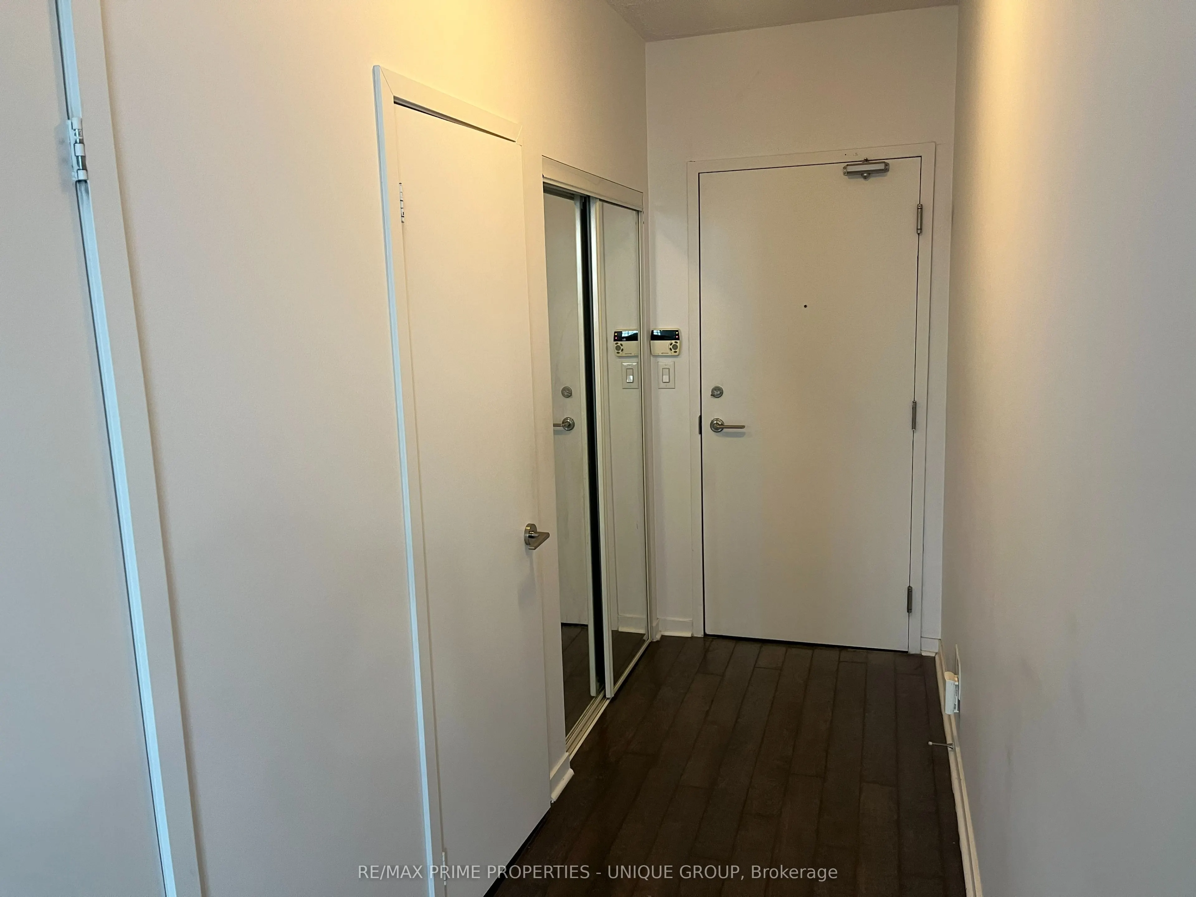 120 Dallimore Circle, #907