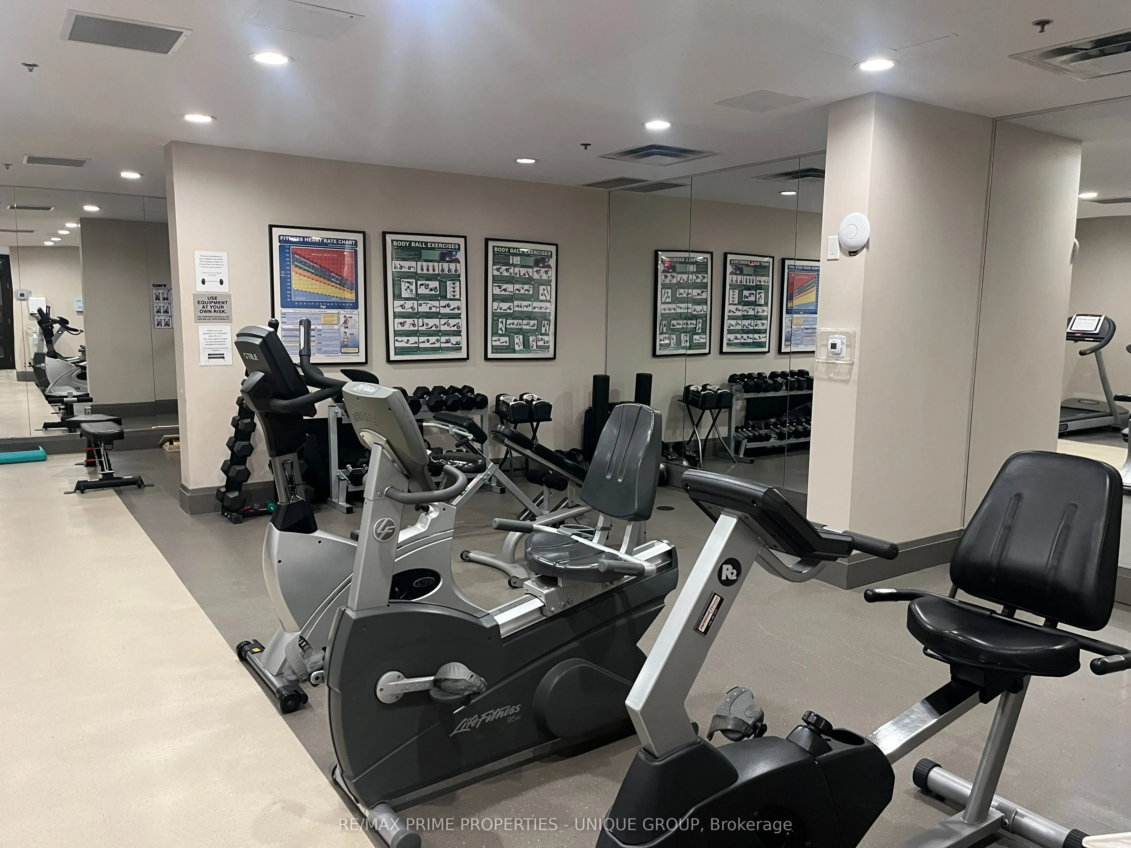 120 Dallimore Circle, #907