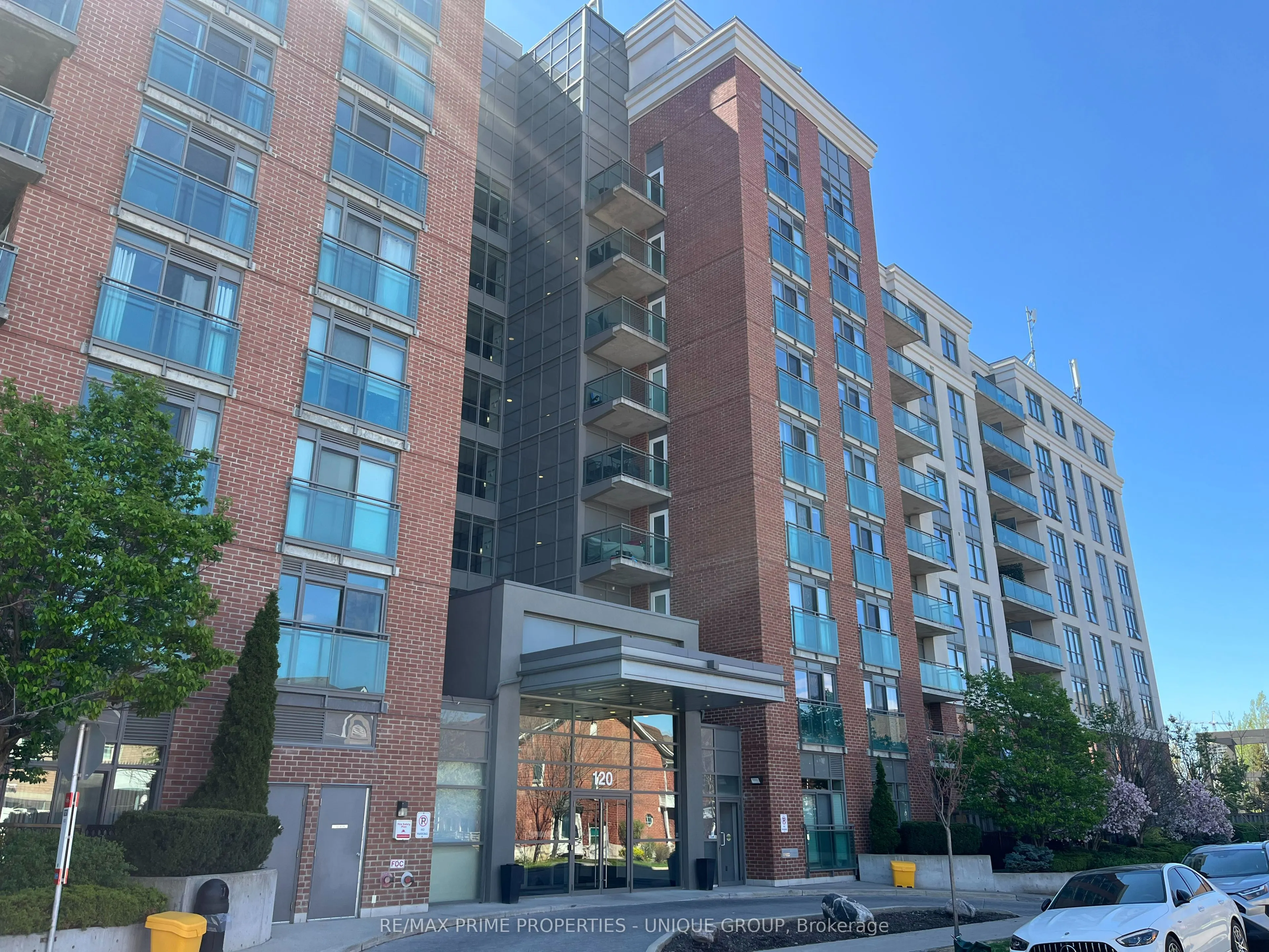 120 Dallimore Circle, #907