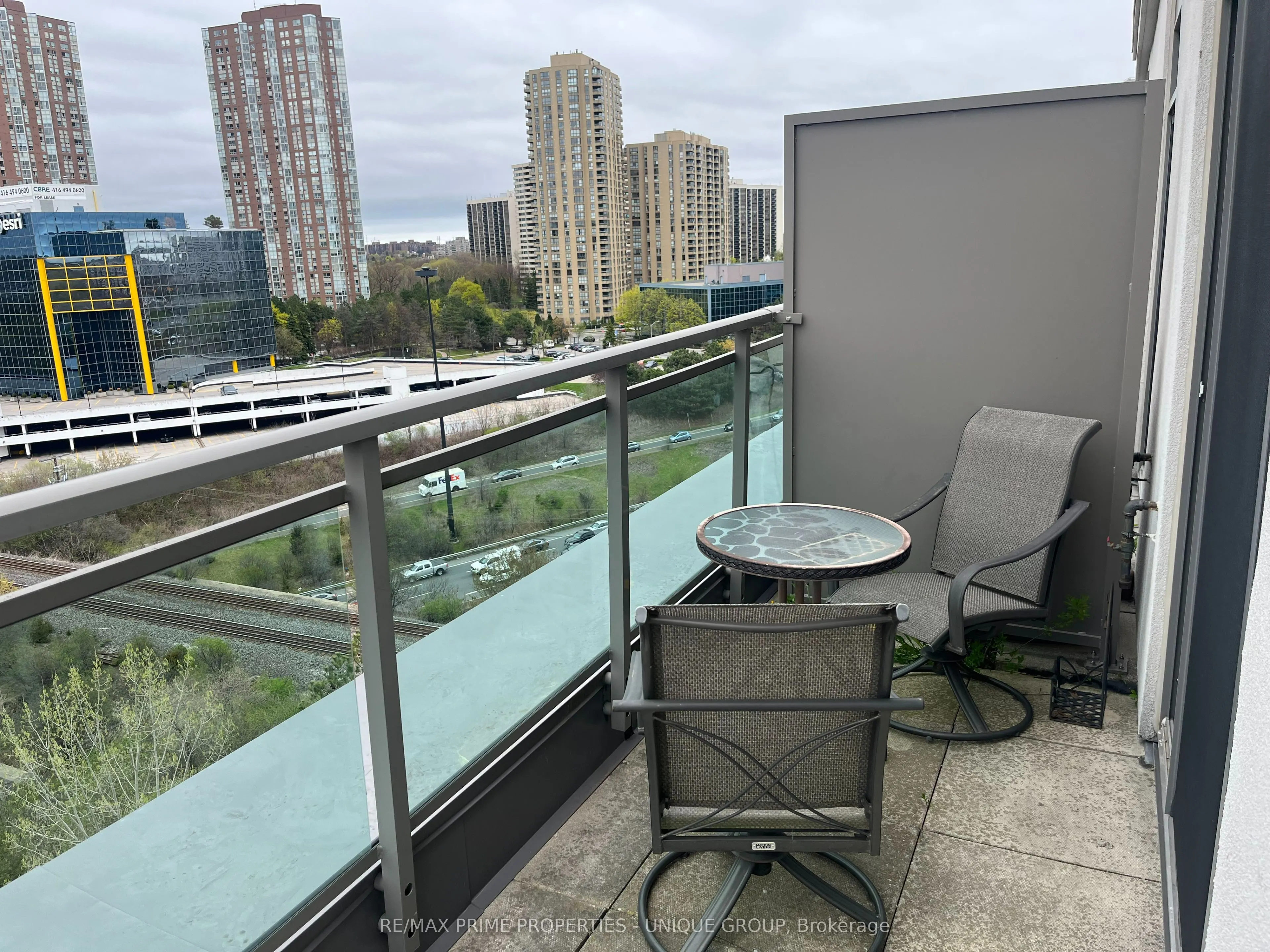 120 Dallimore Circle, #907