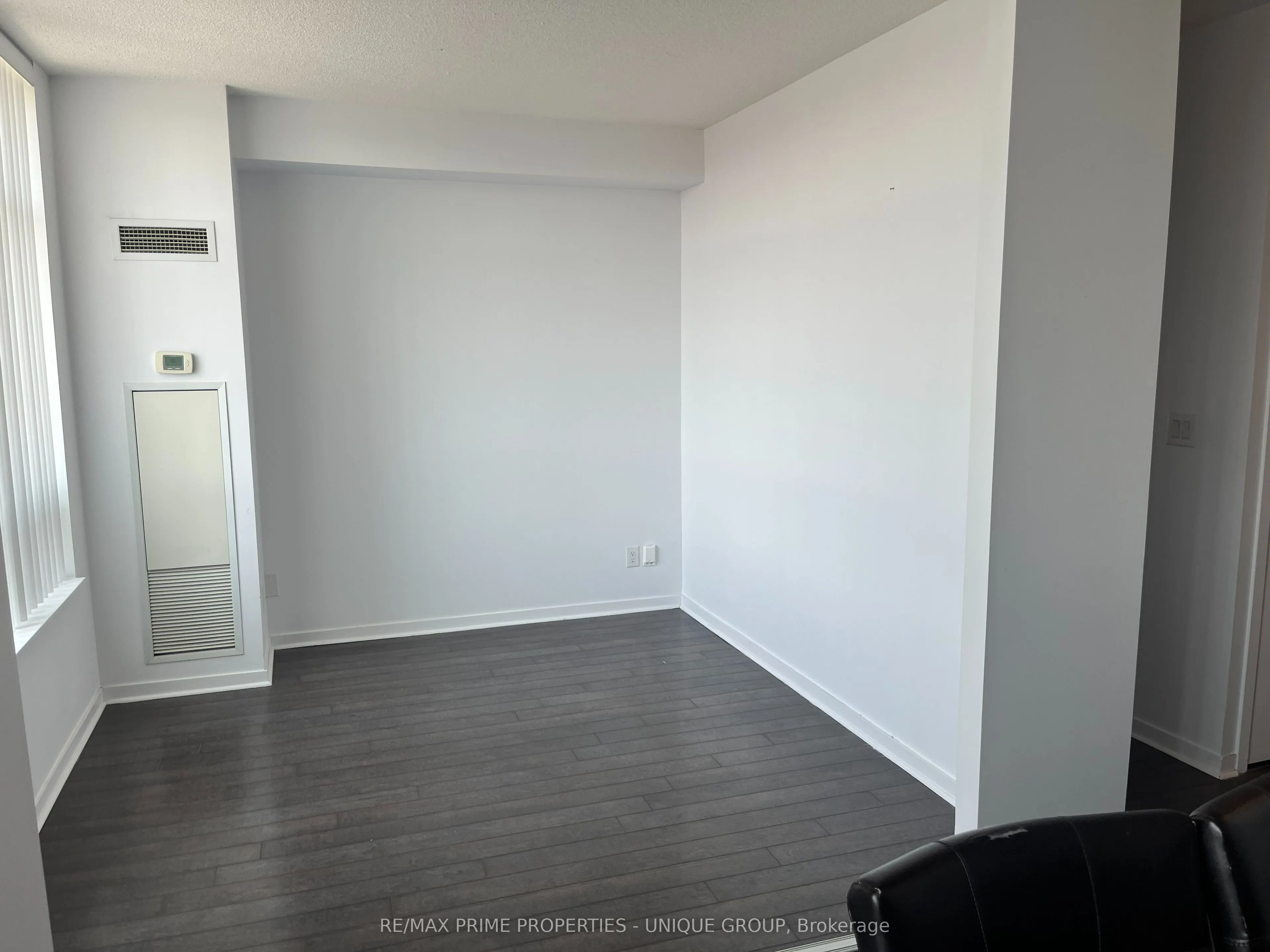 120 Dallimore Circle, #907