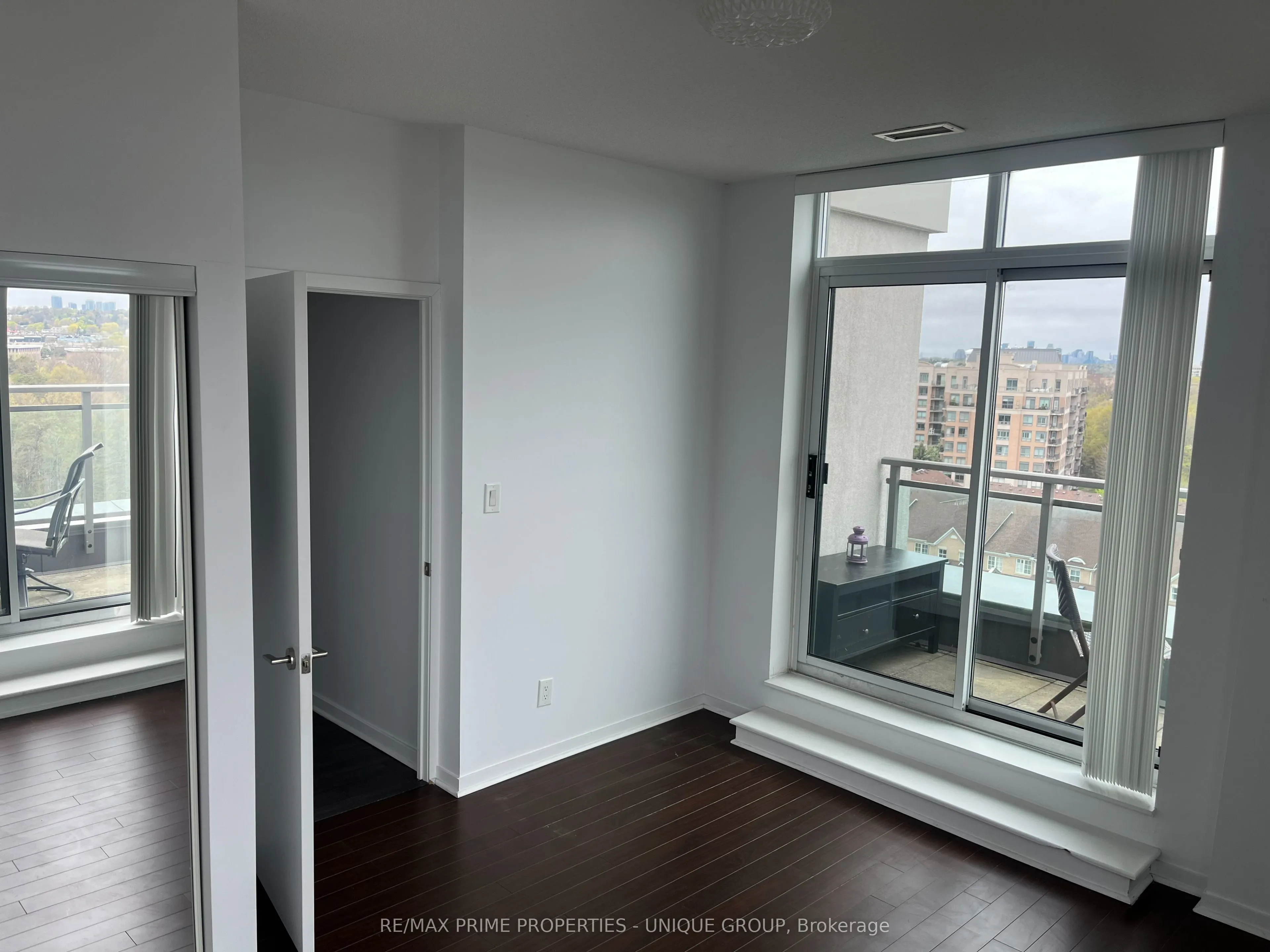120 Dallimore Circle, #907