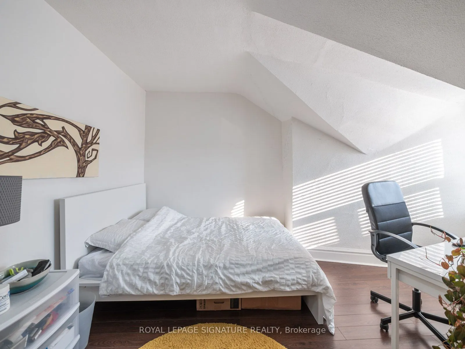 725 Dovercourt Road