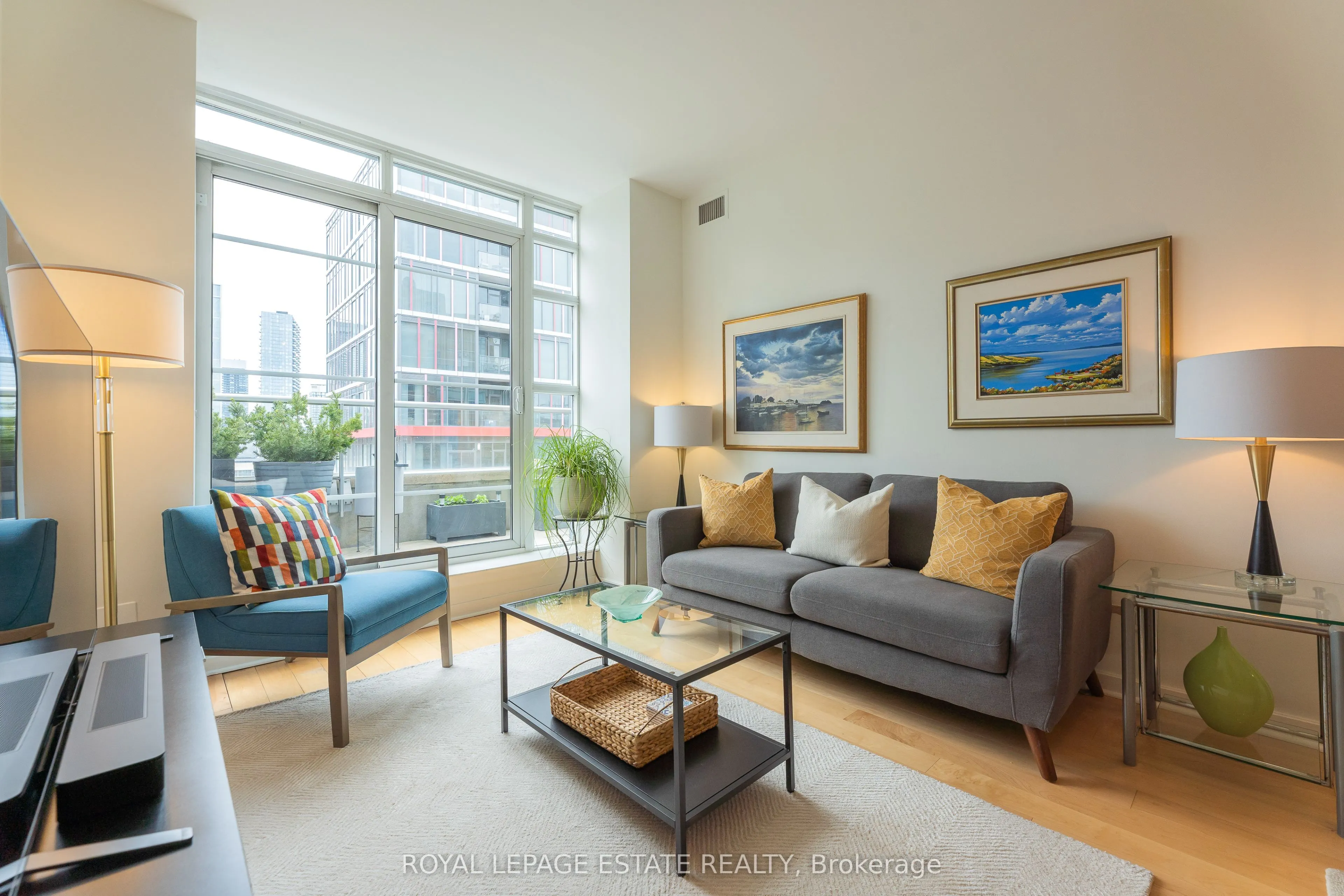 438 Richmond Street W, #1409