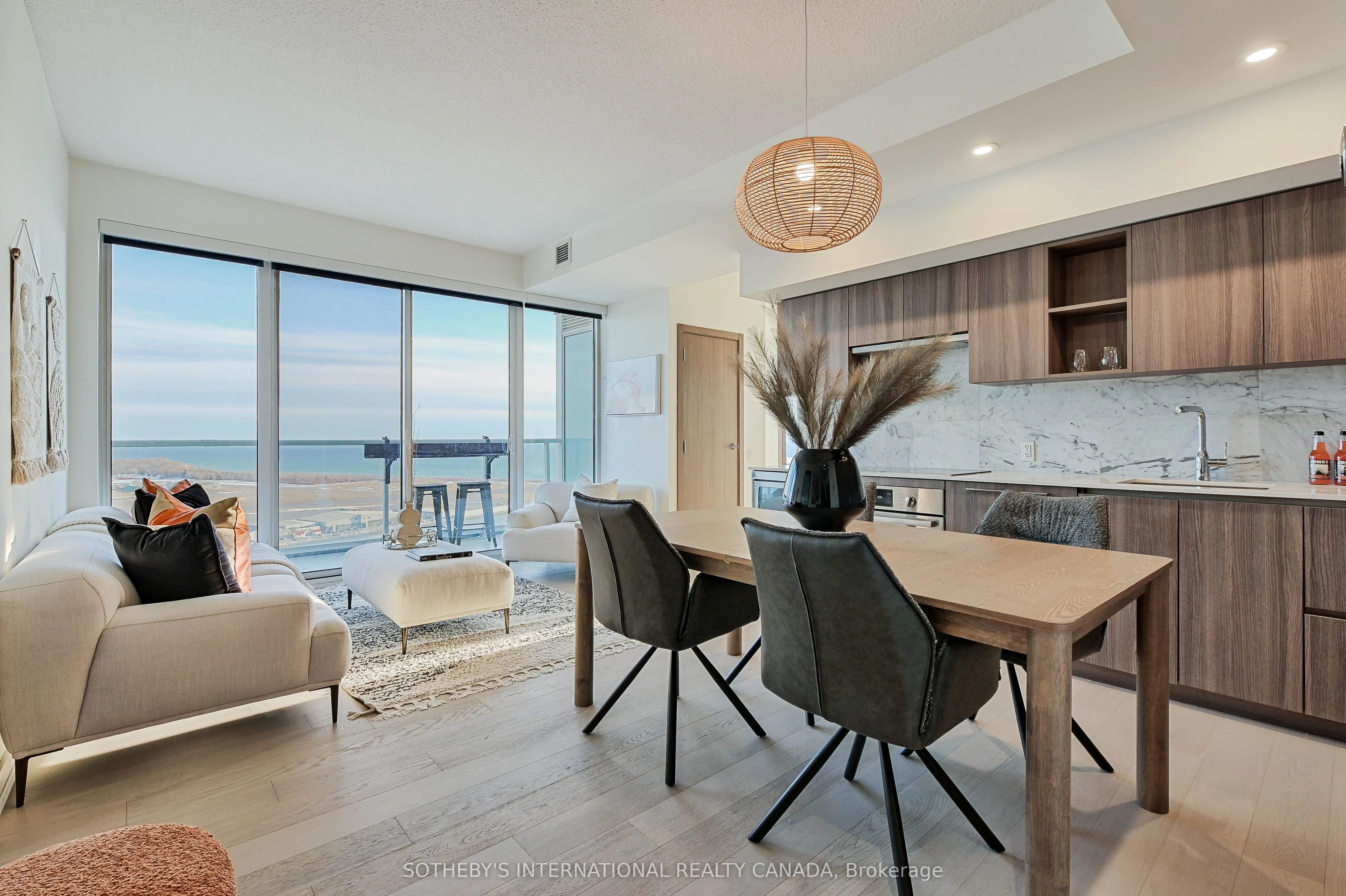 17 Bathurst Street, #3602
