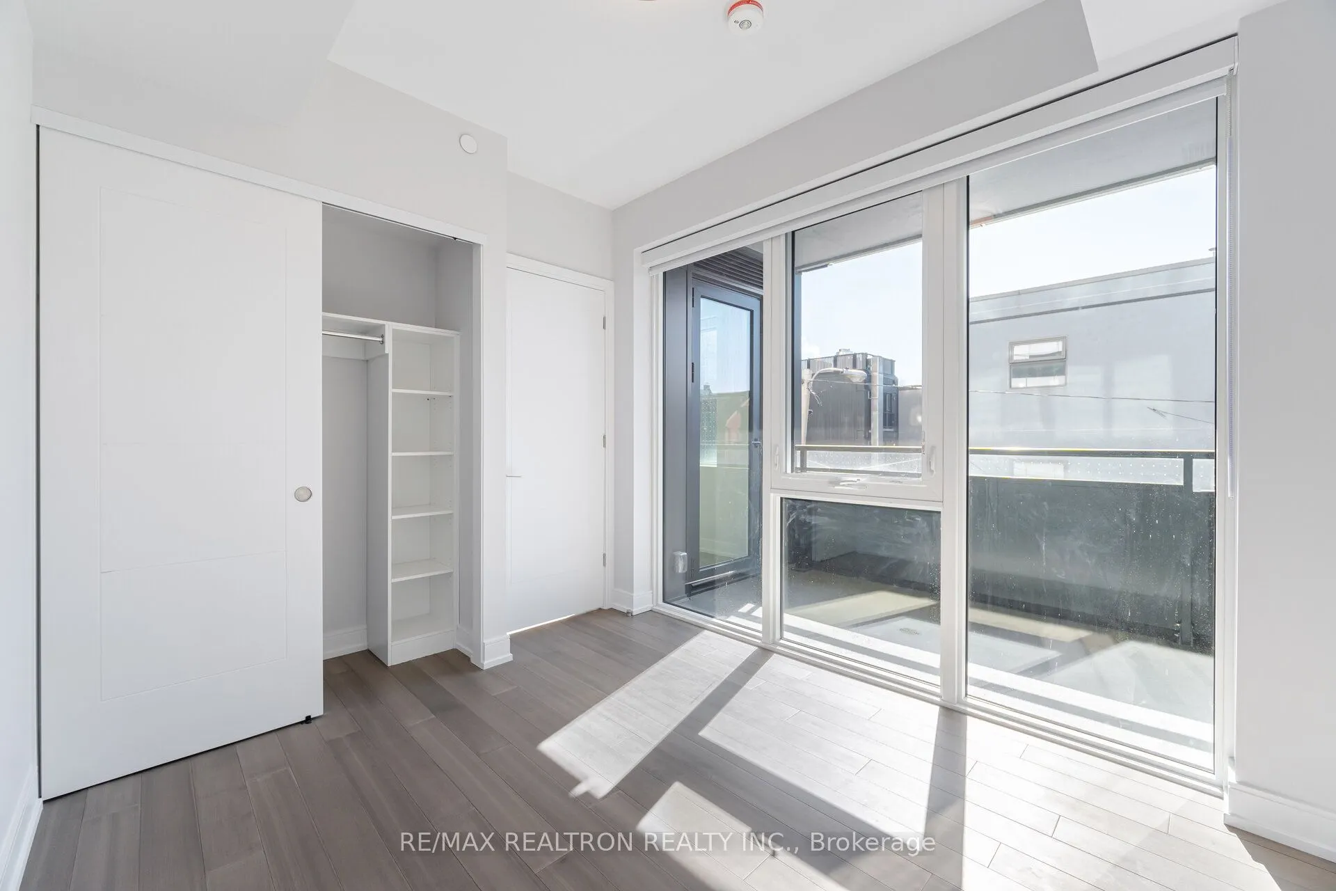 664 Spadina Avenue #201