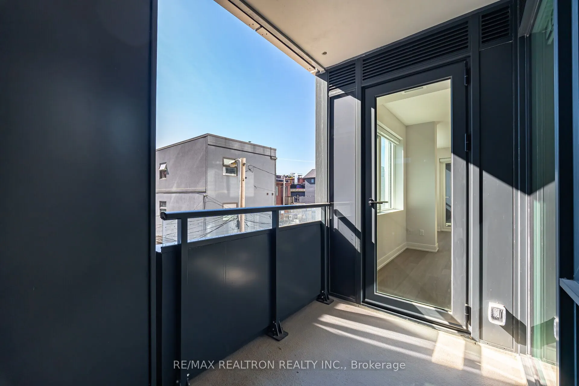 664 Spadina Avenue #201