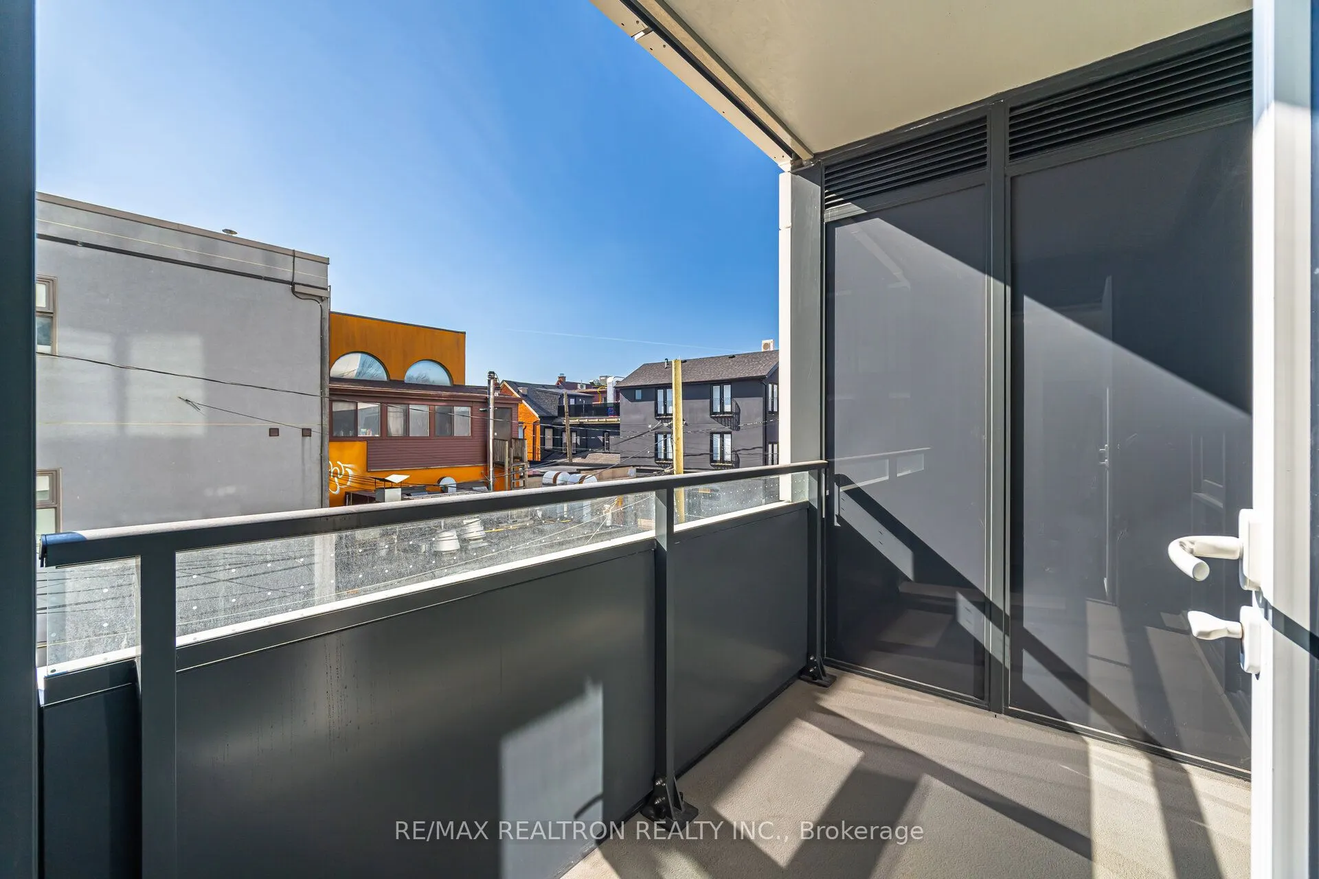 664 Spadina Avenue #201