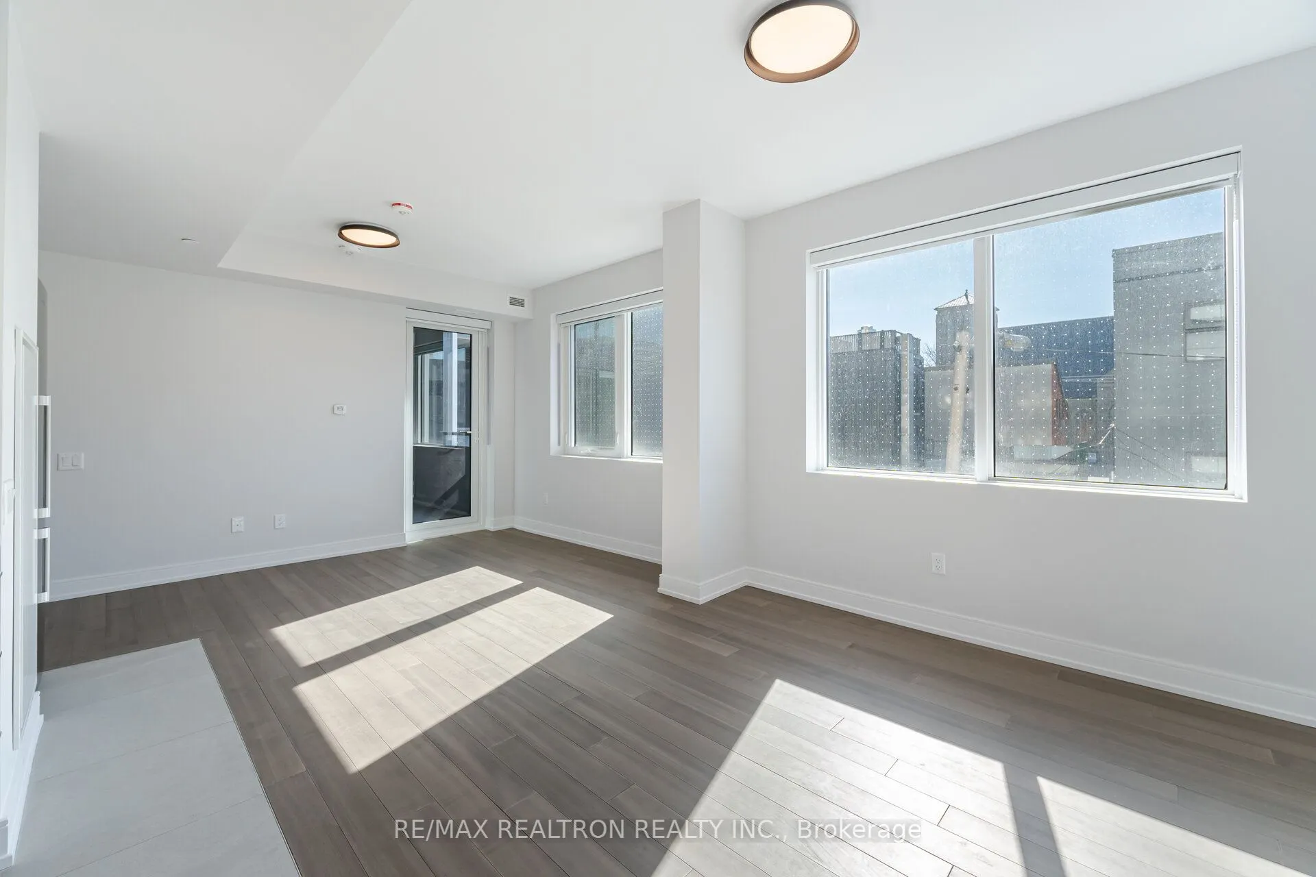 664 Spadina Avenue #201