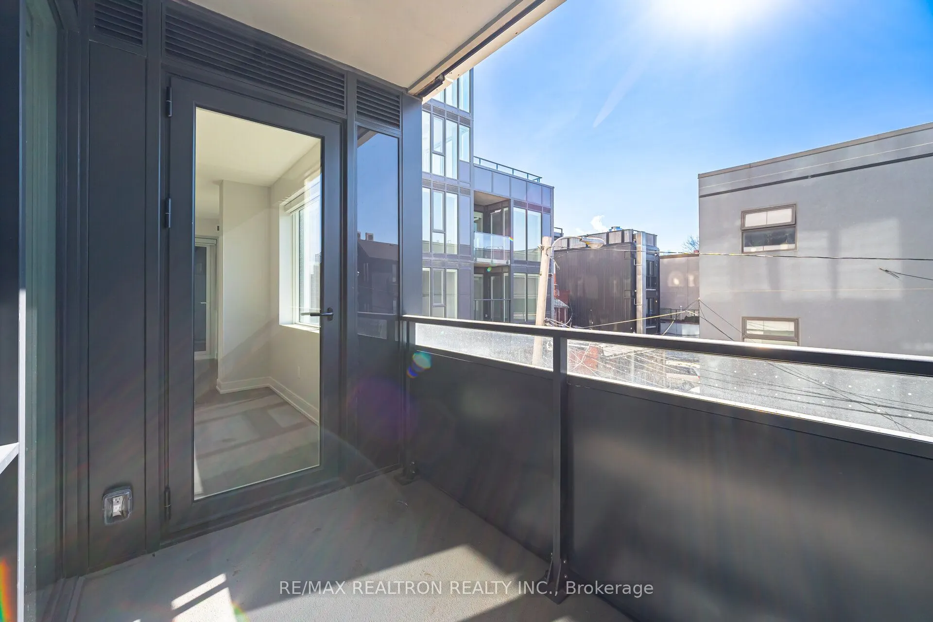 664 Spadina Avenue #201