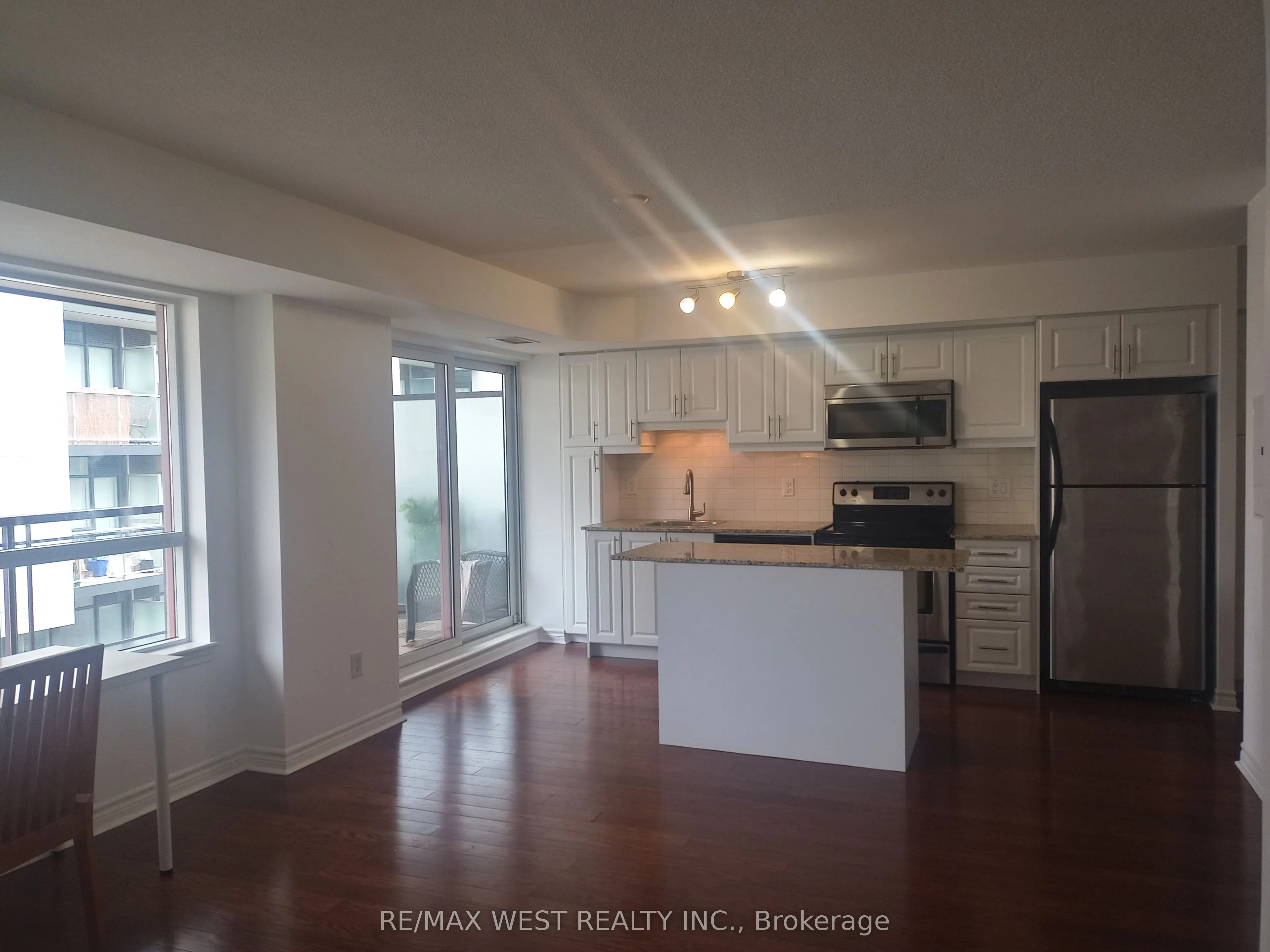 27 Rean Drive #522