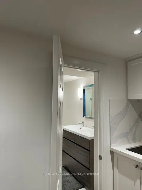 30 Chiswell Crescent