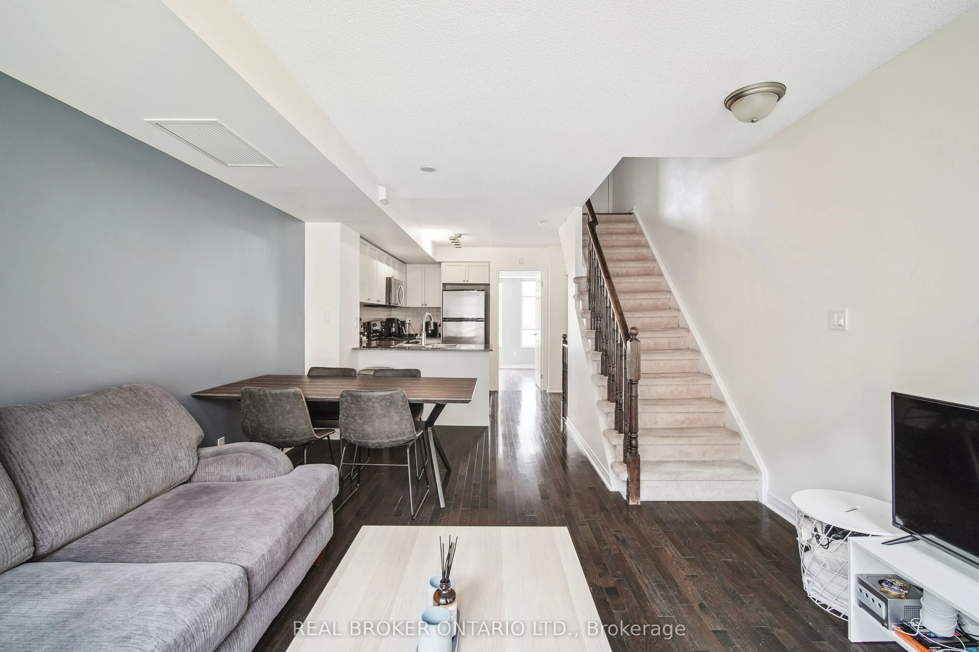21 Ruttan Street, #239