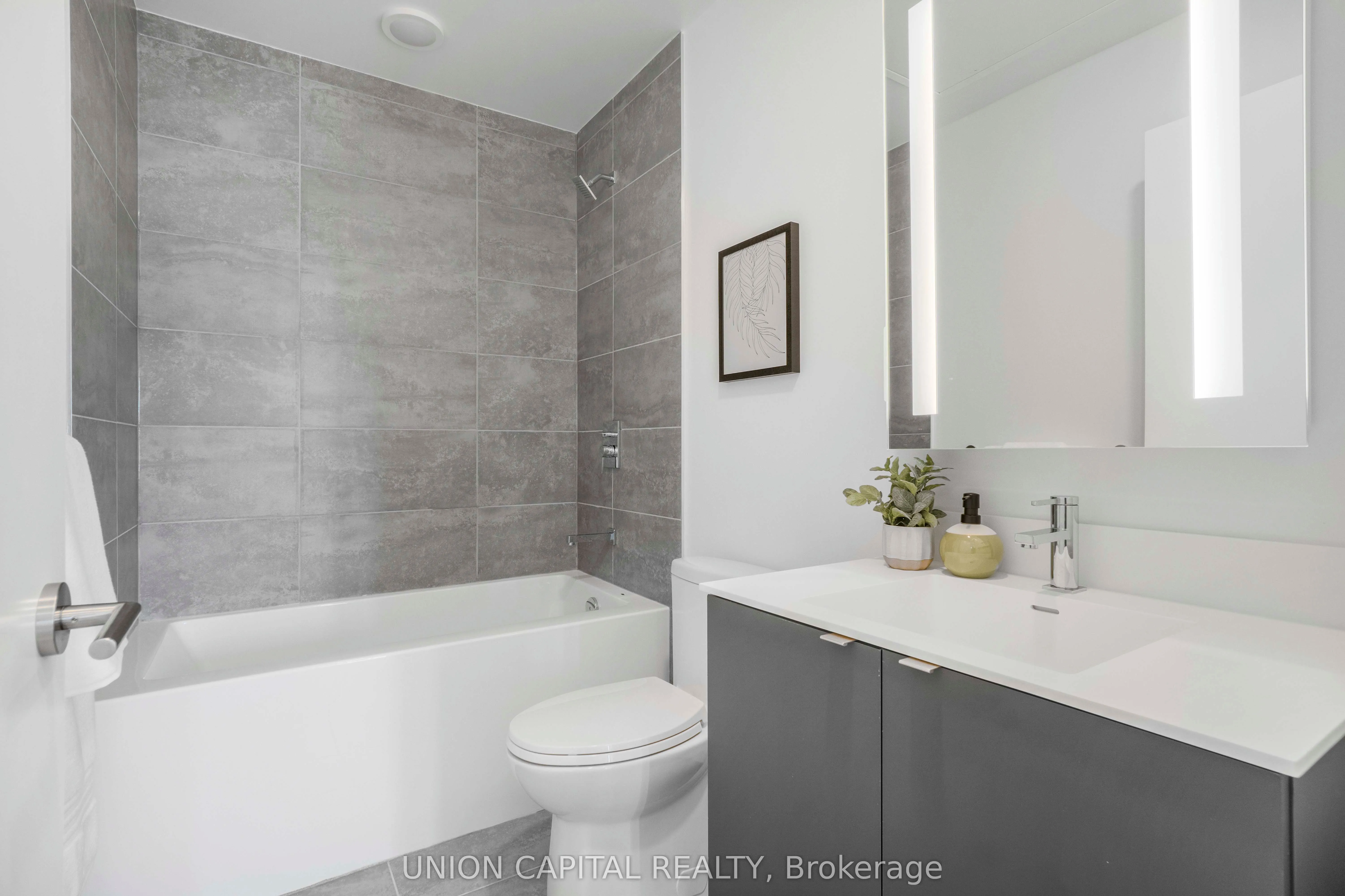 500 Dupont Street, #319