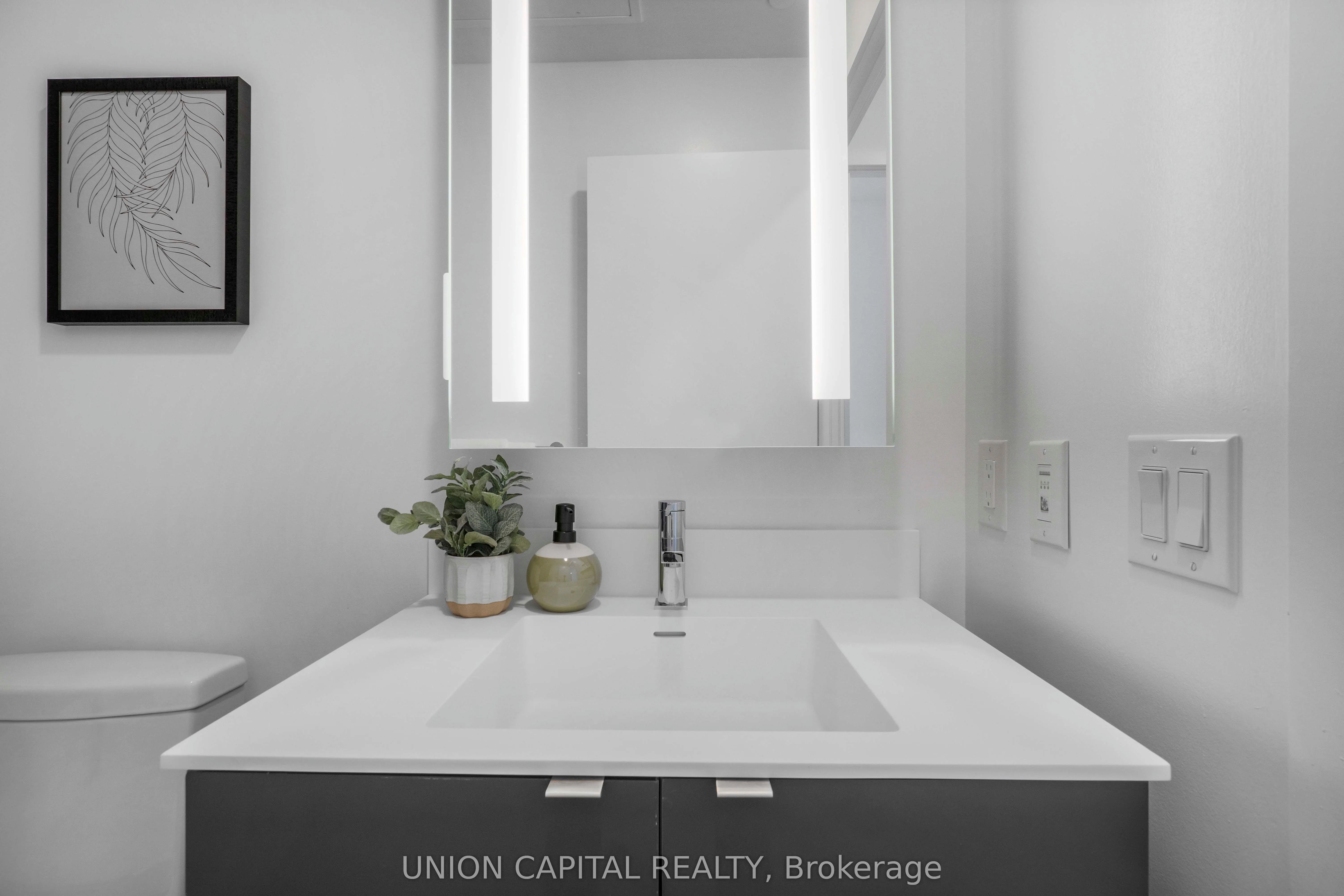 500 Dupont Street, #319
