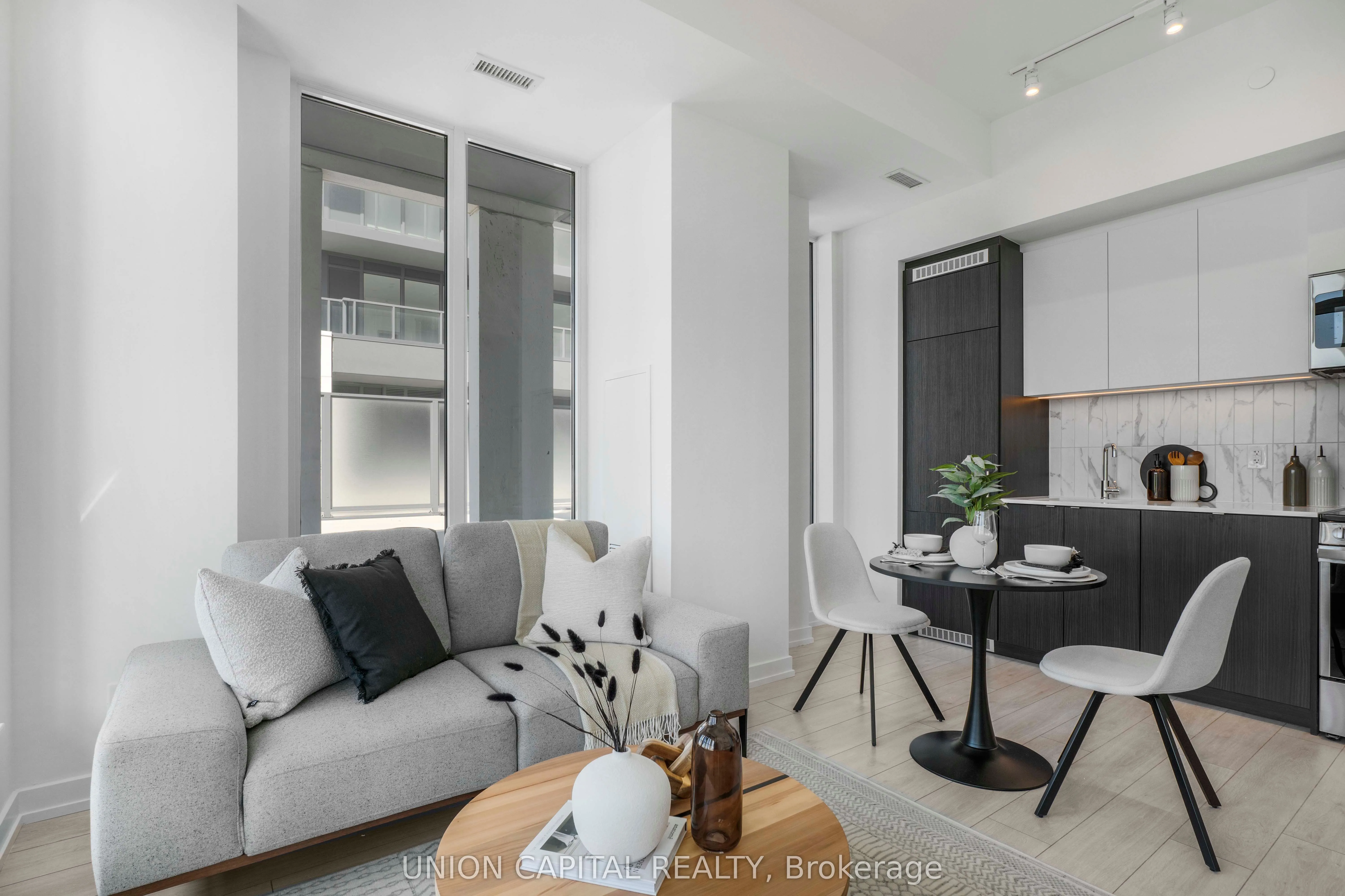 500 Dupont Street, #319