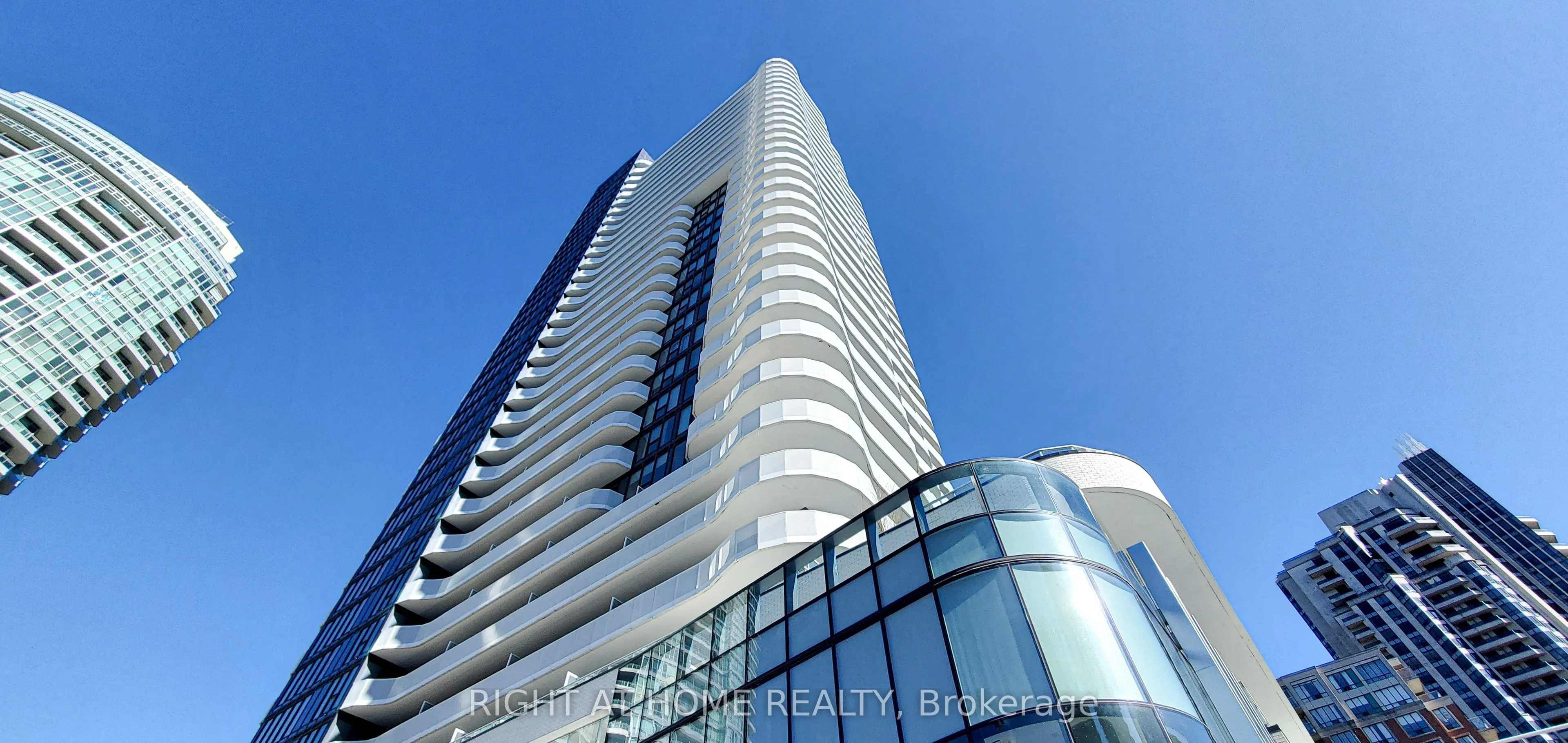 15 Holmes Avenue, #2407
