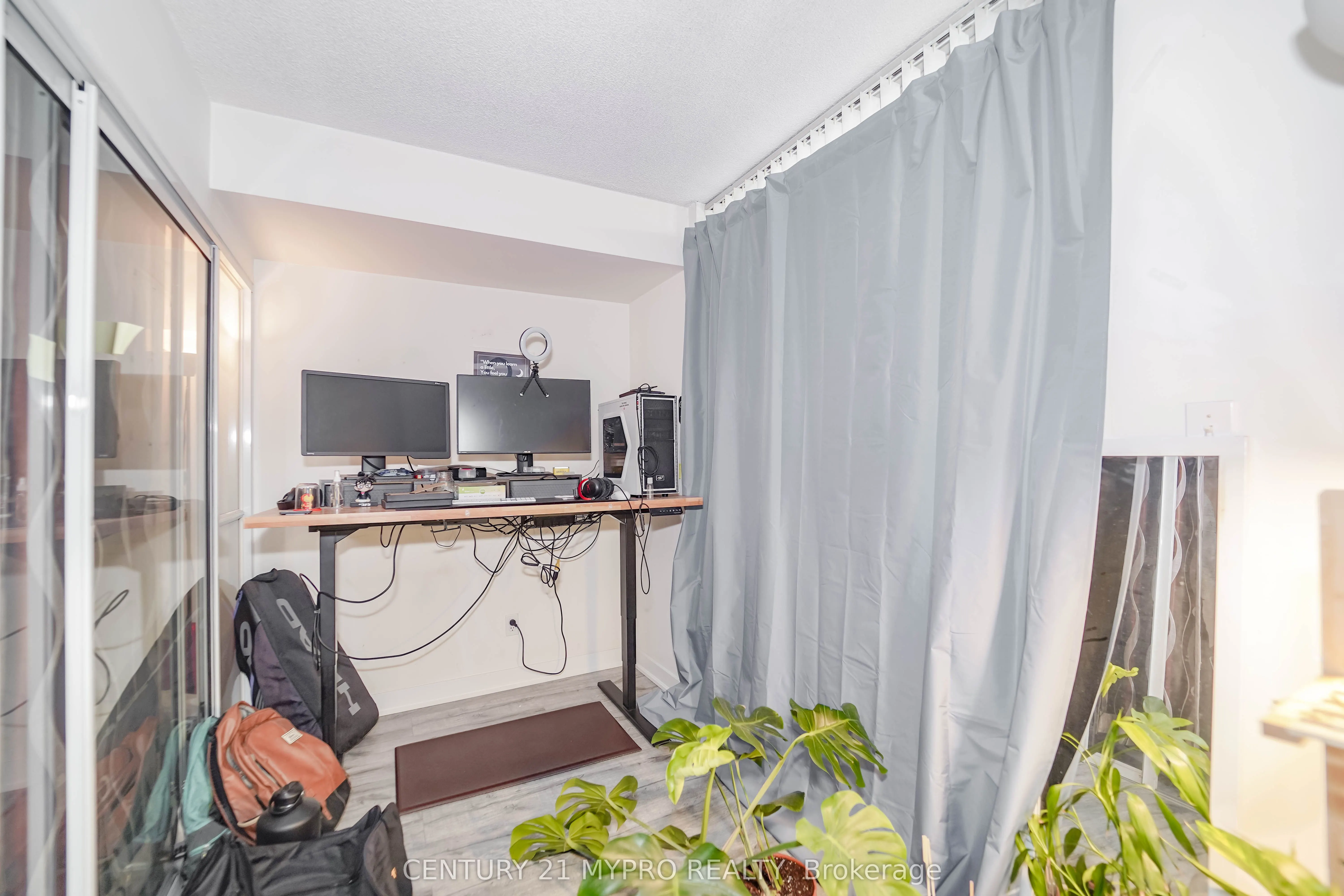 18 Hillcrest Avenue, #801