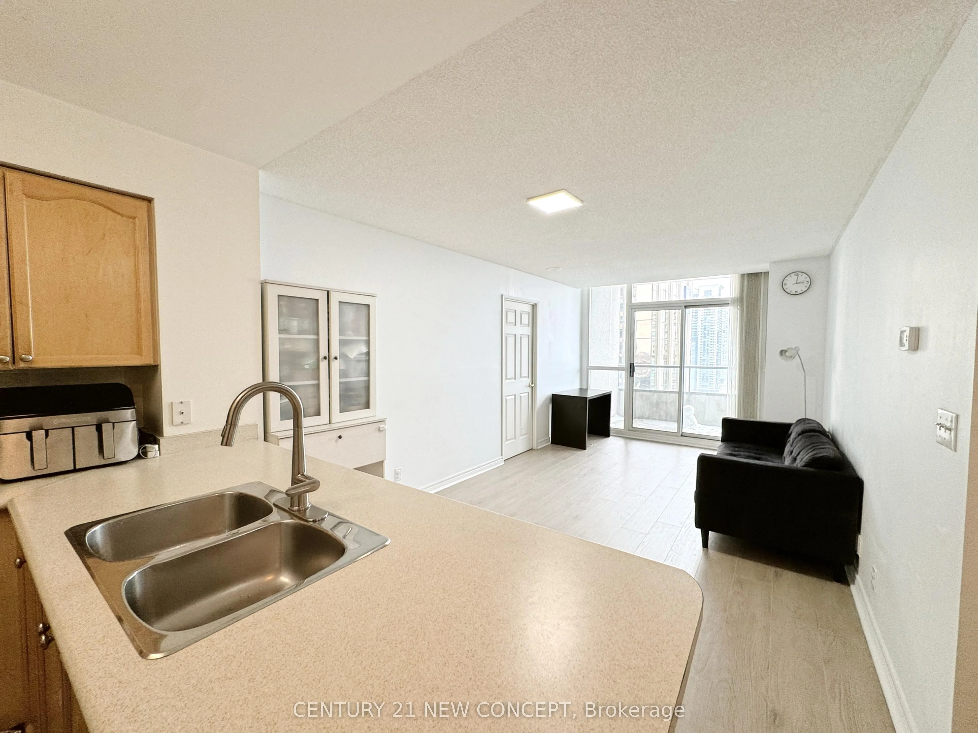 23 Hollywood Avenue, #2803