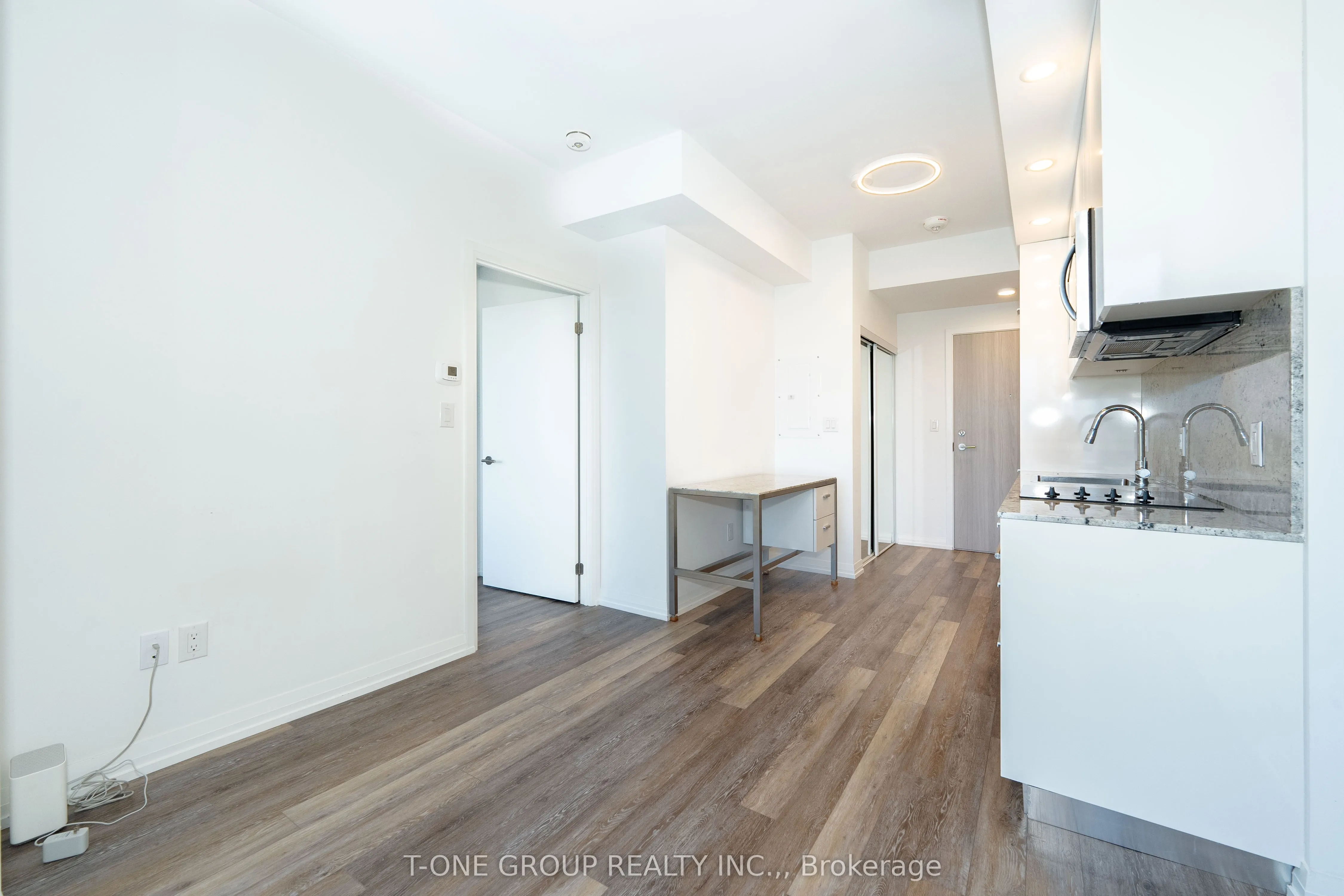 75 Canterbury Place #910