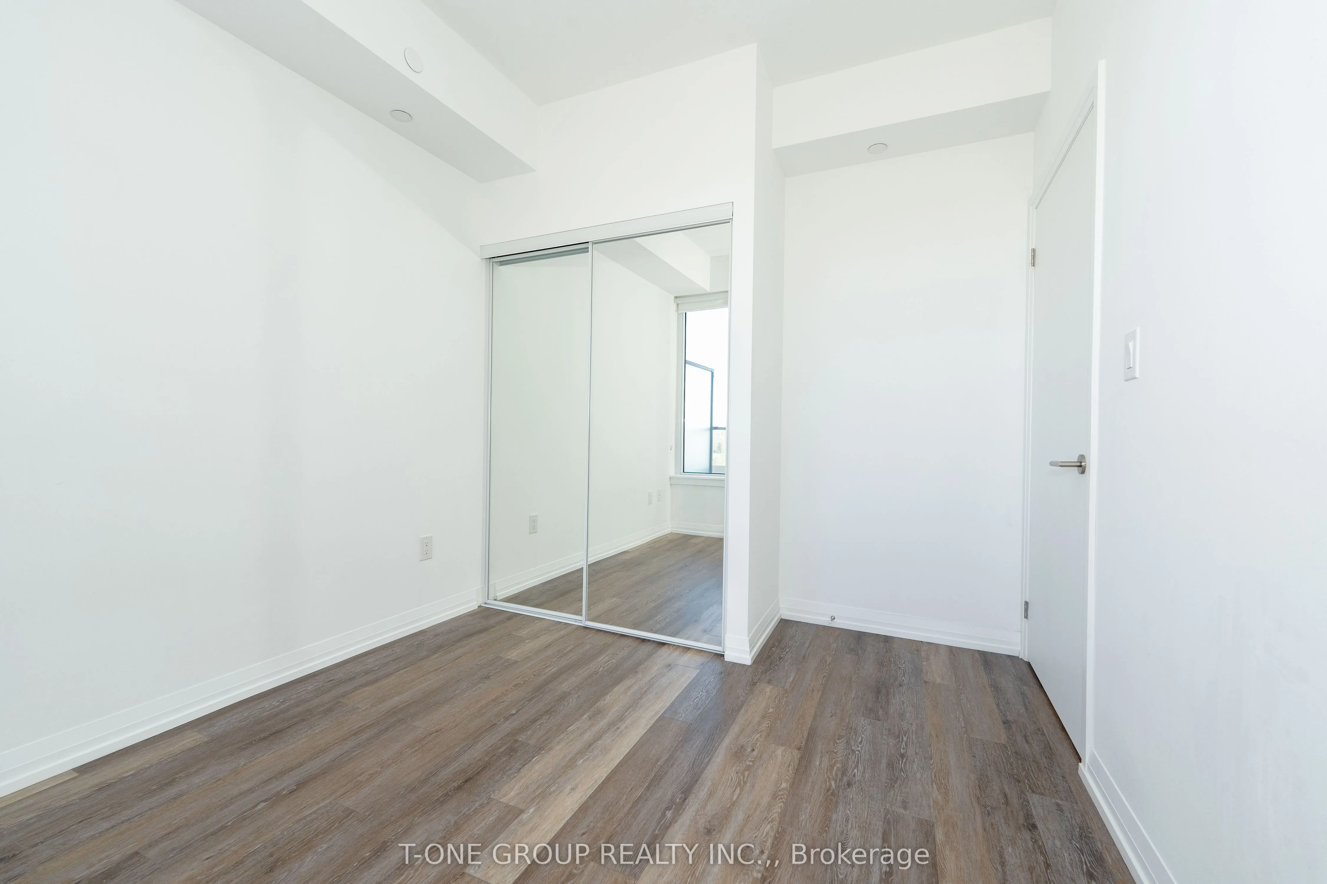 75 Canterbury Place #910