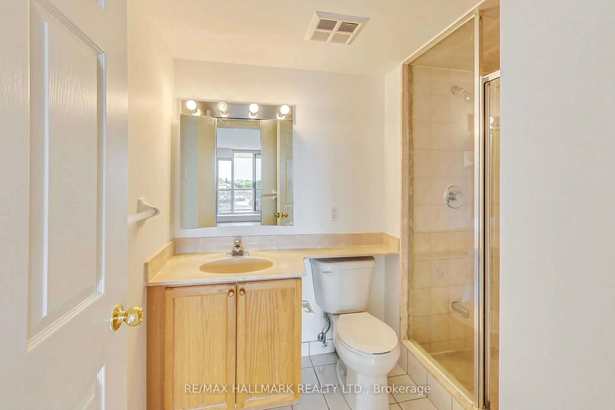 800 Sheppard Avenue W, #405