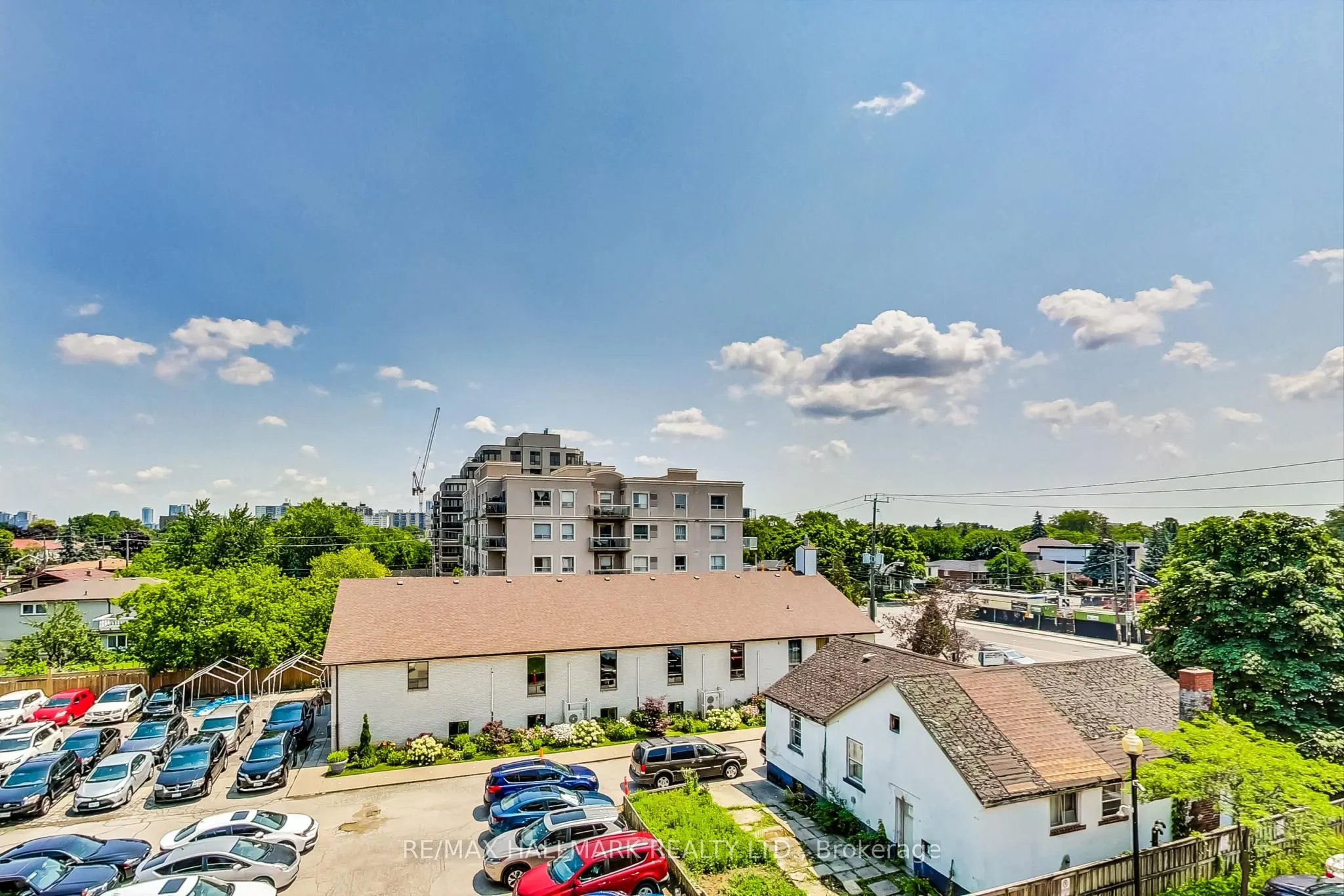 800 Sheppard Avenue W, #405