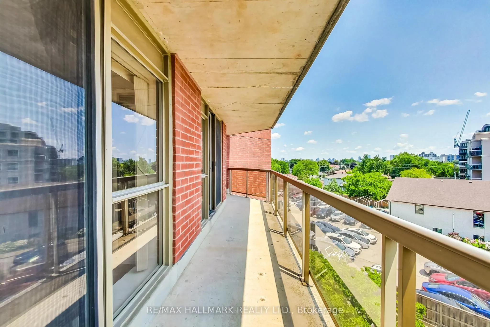 800 Sheppard Avenue W, #405