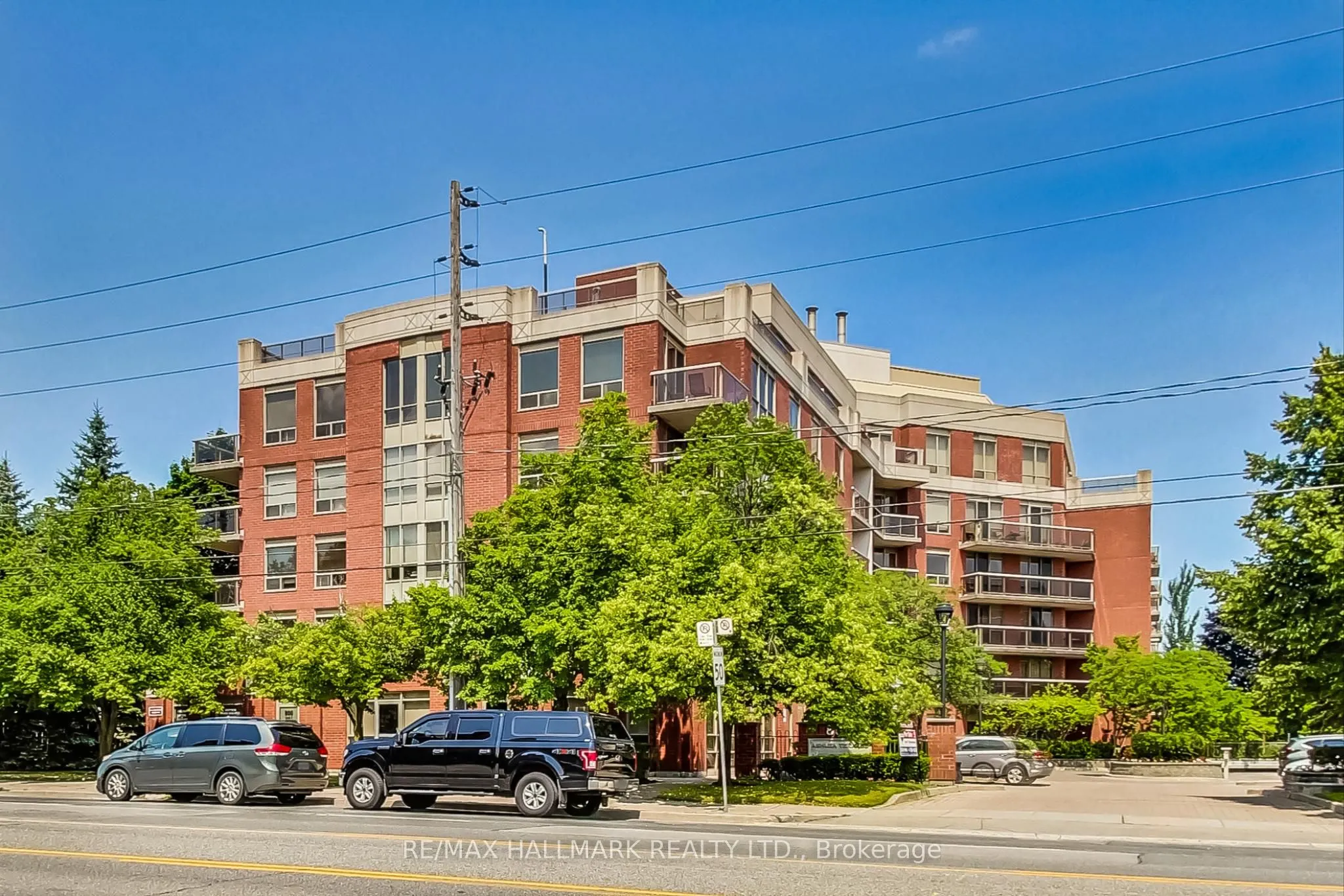 800 Sheppard Avenue W, #405