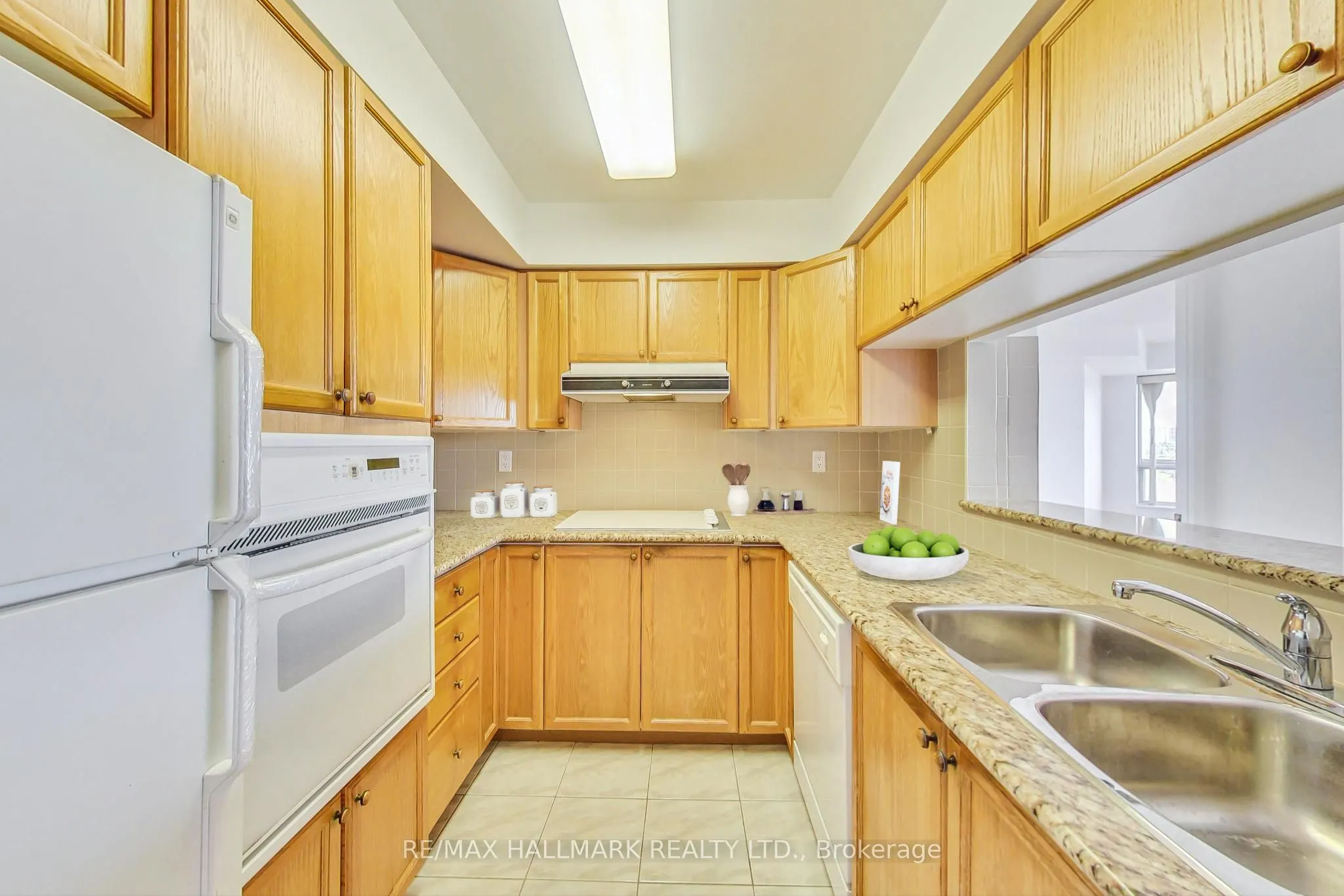 800 Sheppard Avenue W, #405