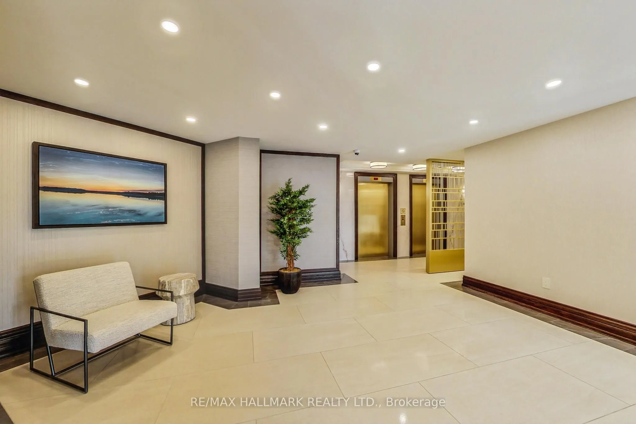 800 Sheppard Avenue W, #405