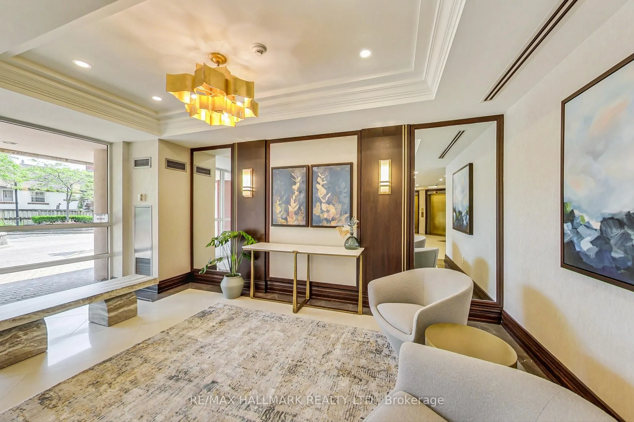 800 Sheppard Avenue W, #405