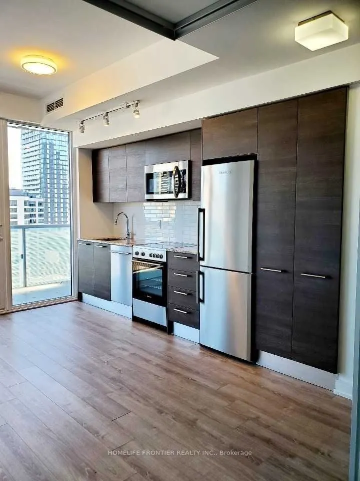 28 Wellesley Street E, #1503