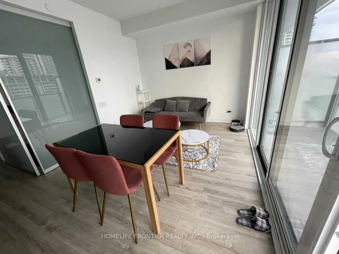 28 Wellesley Street E, #1503