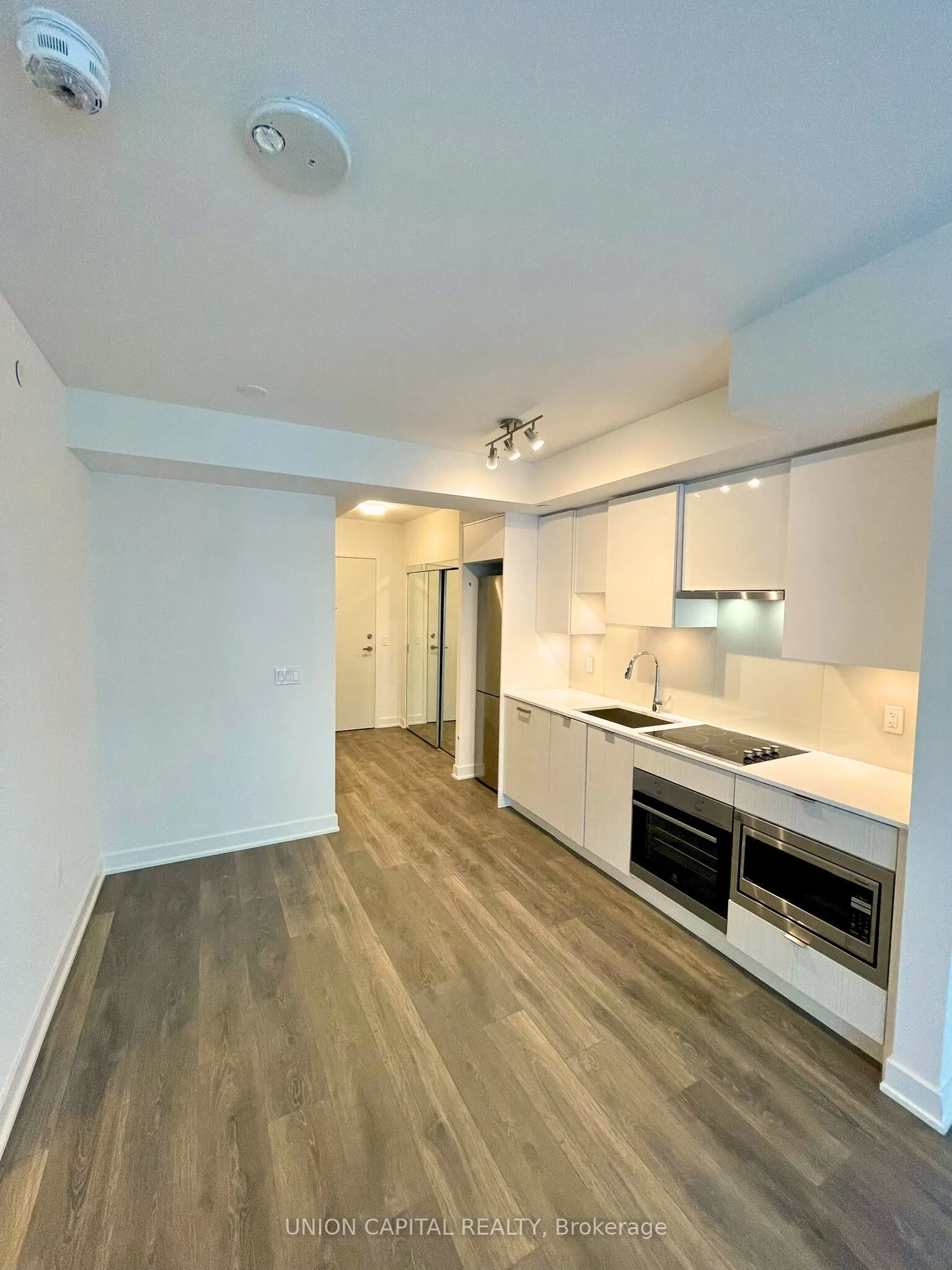 99 Broadway Avenue, #2506