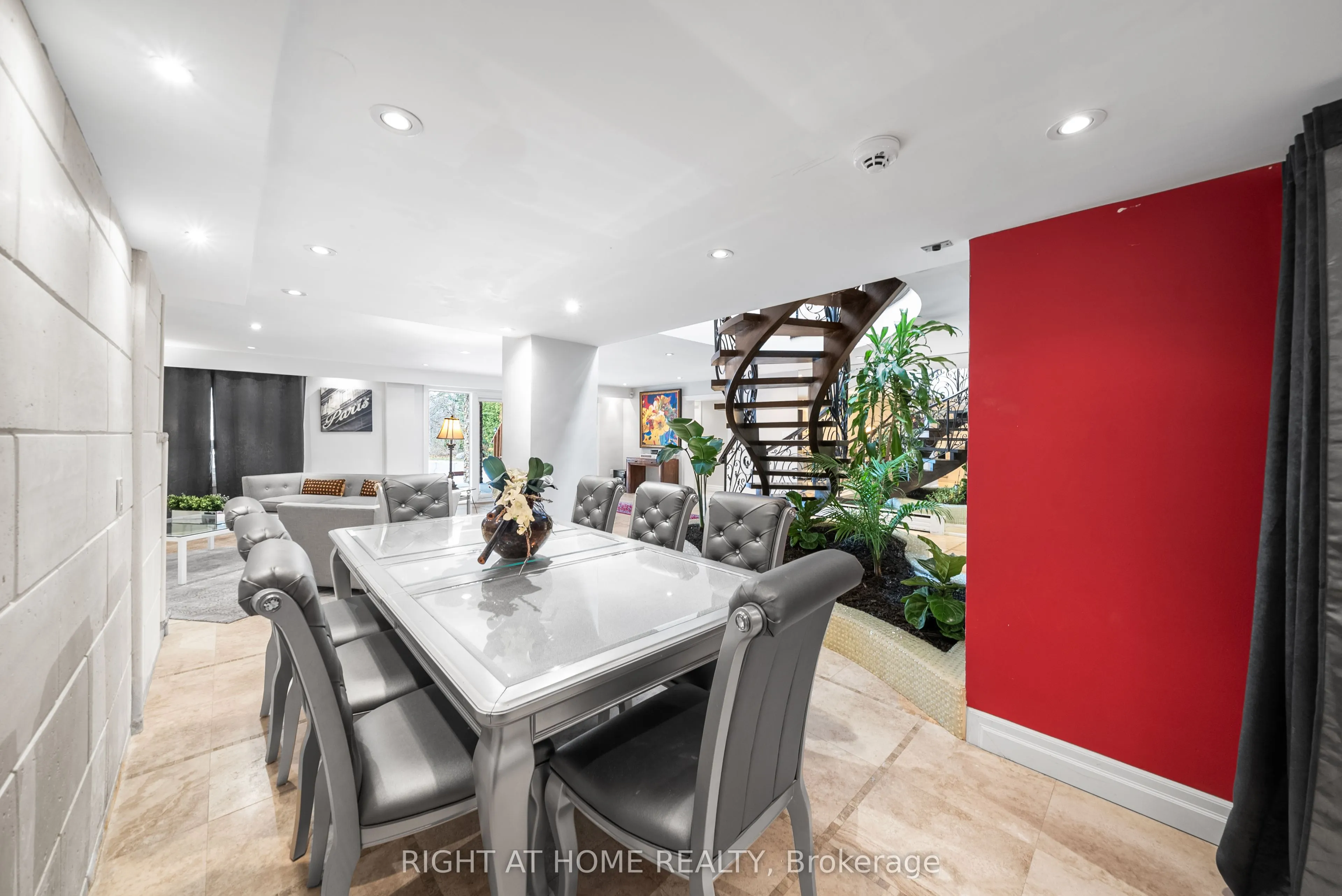 40 Heathview Avenue