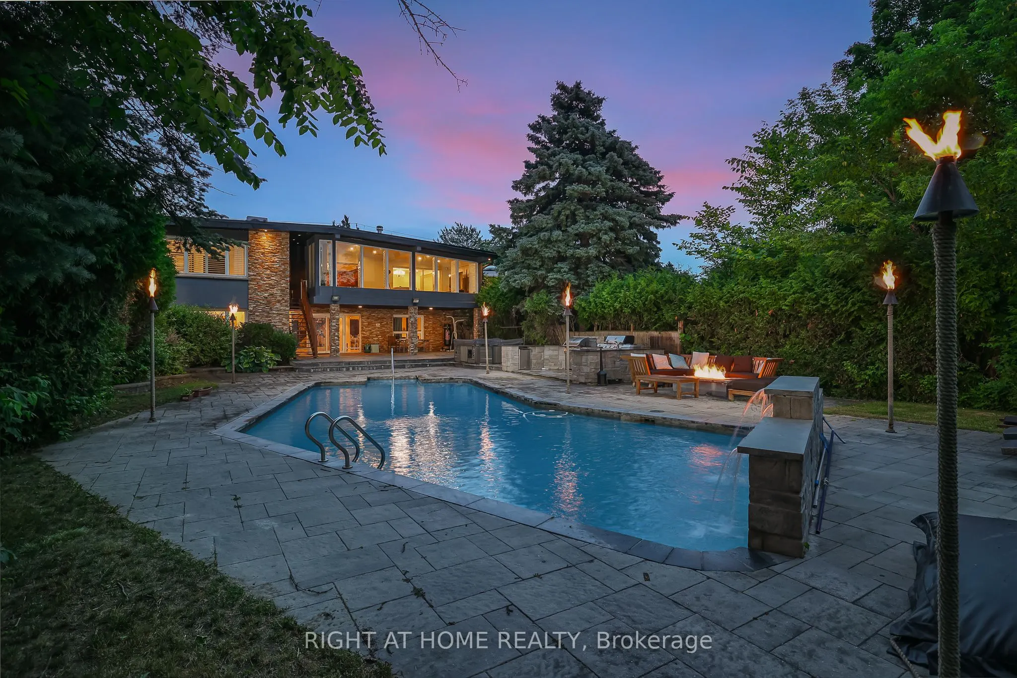 40 Heathview Avenue