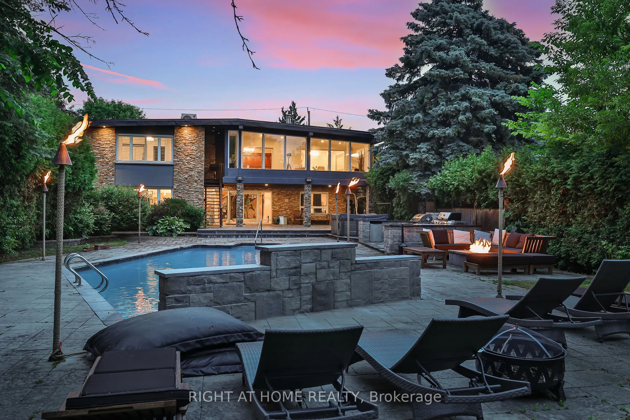 40 Heathview Avenue