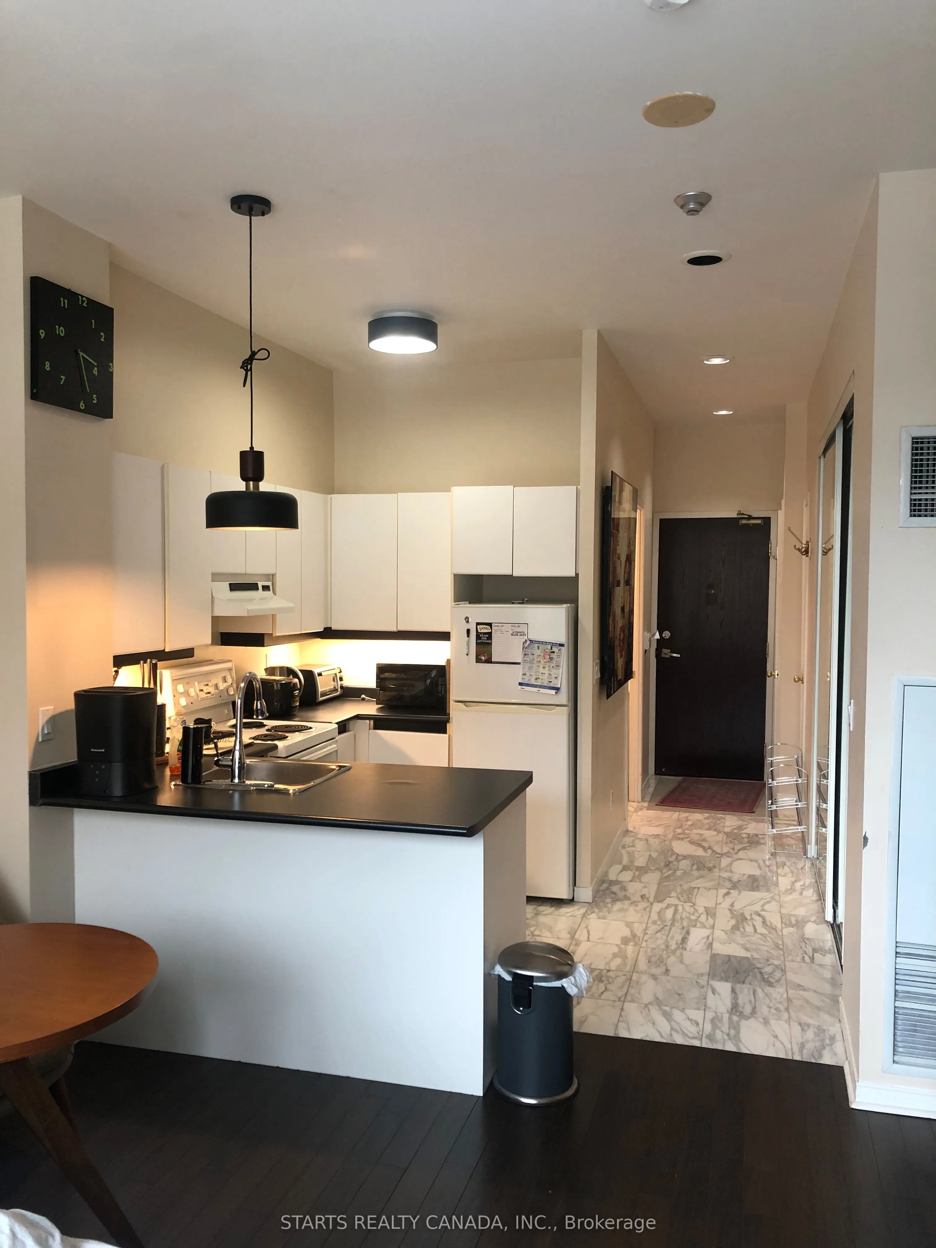 7 King Street E, #1602