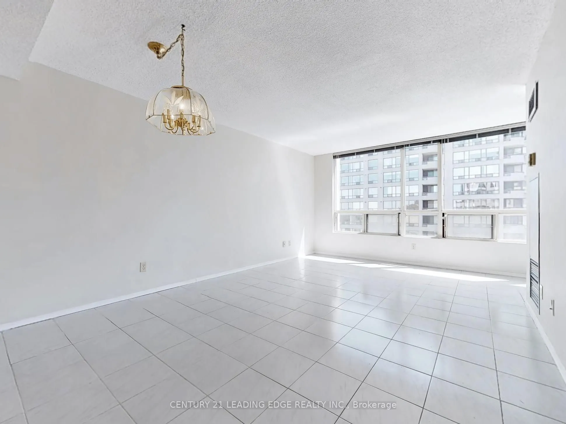 5785 Yonge Street, #PH404