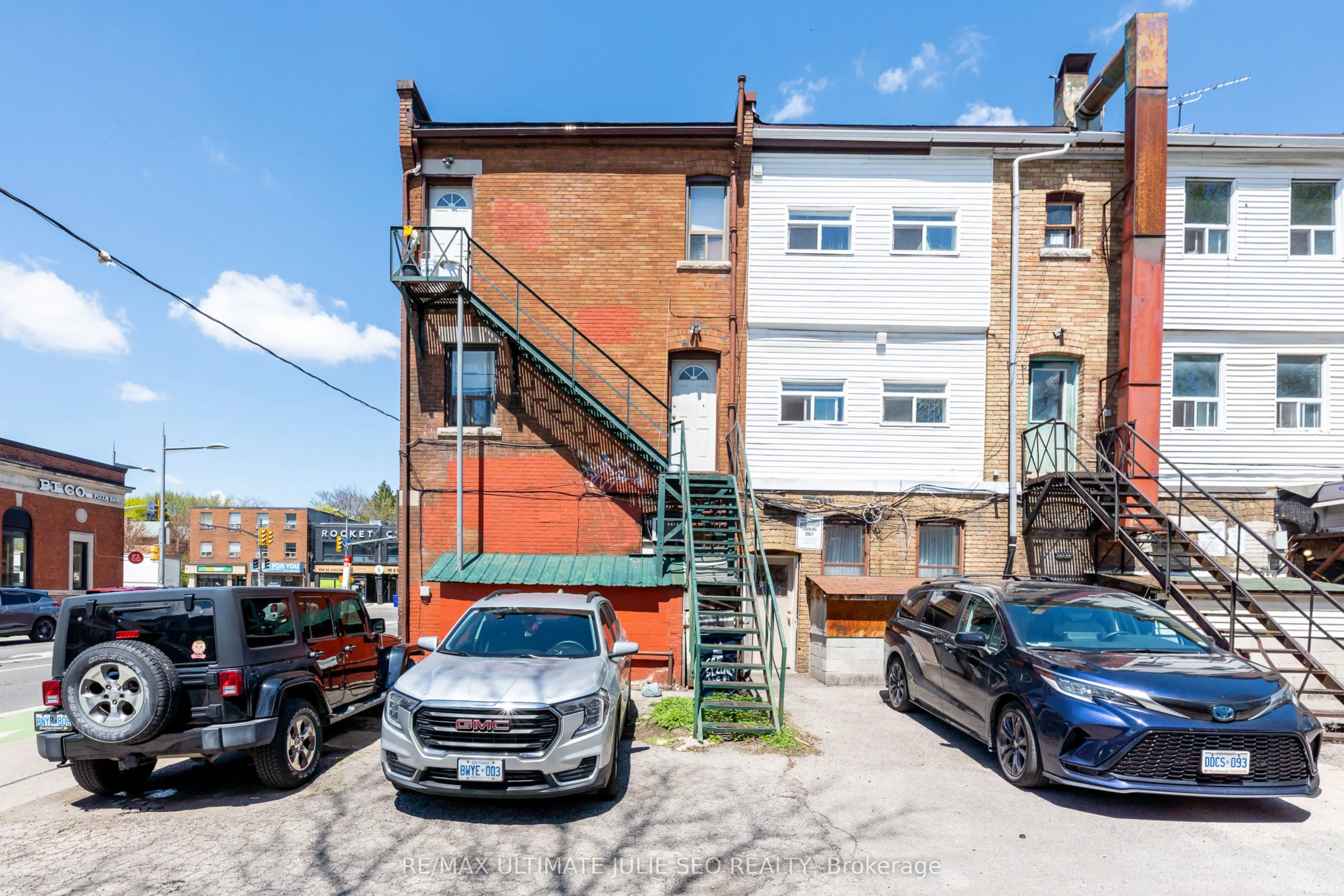 685 ST CLAIR Avenue W