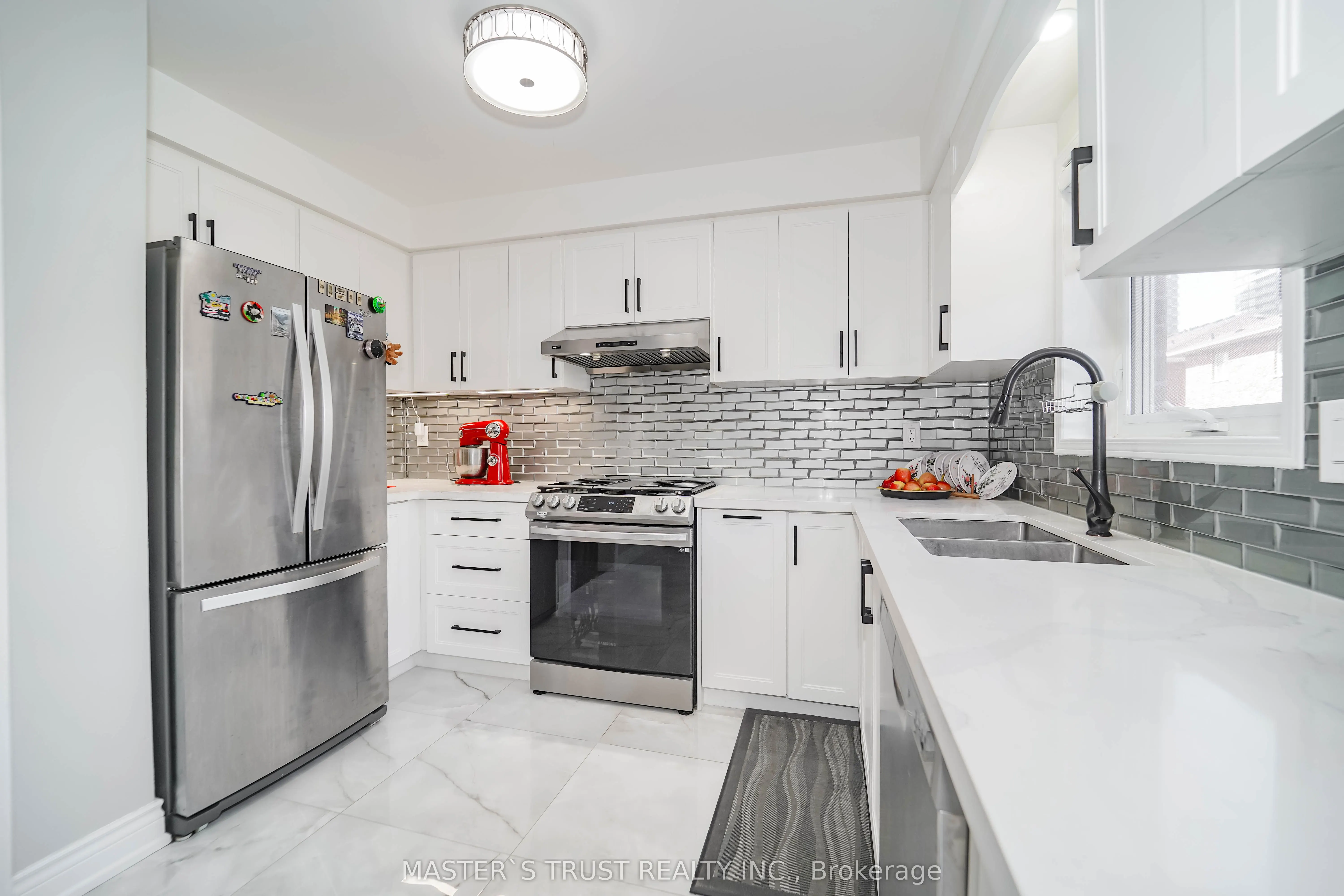 40 Rochefort Drive