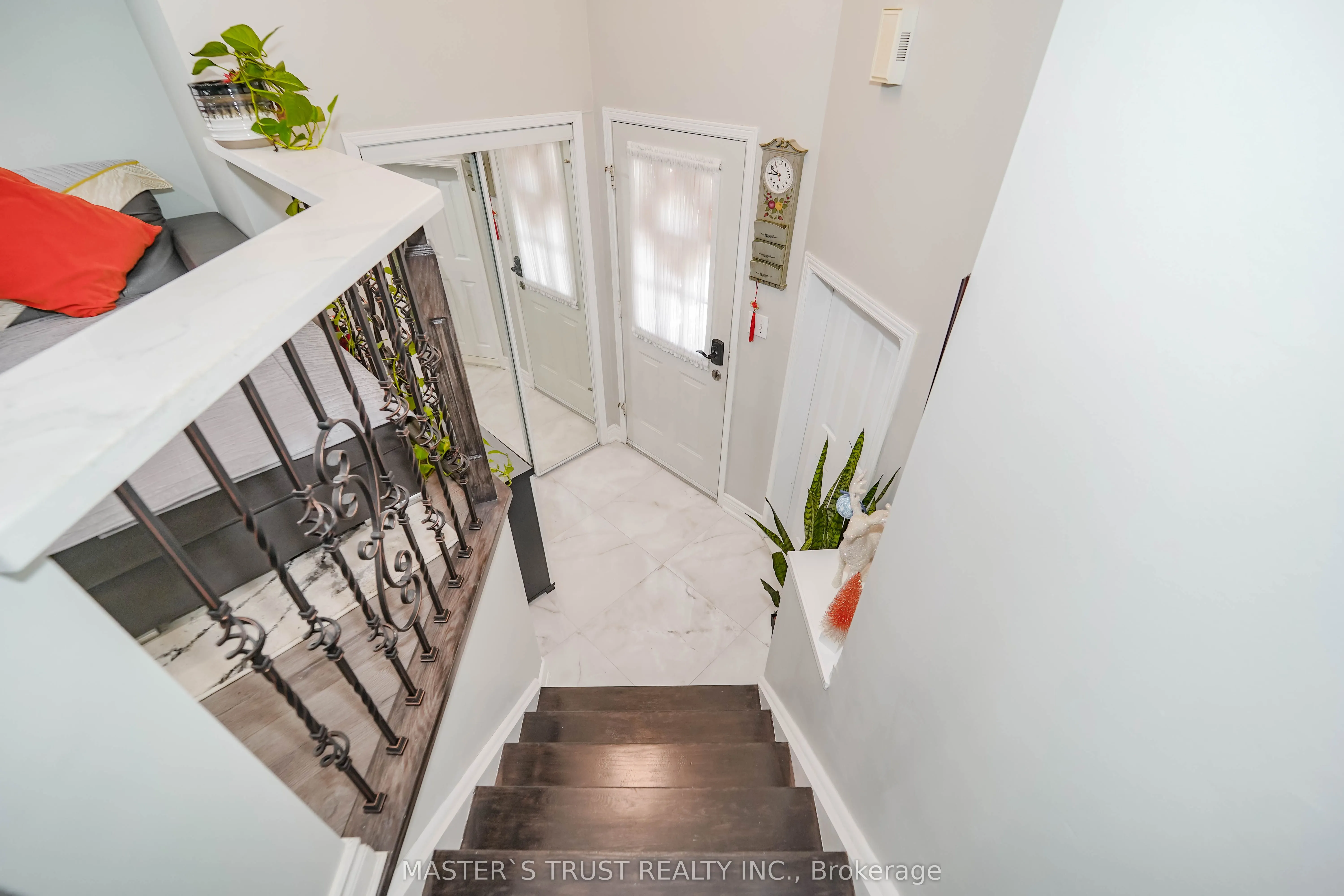 40 Rochefort Drive