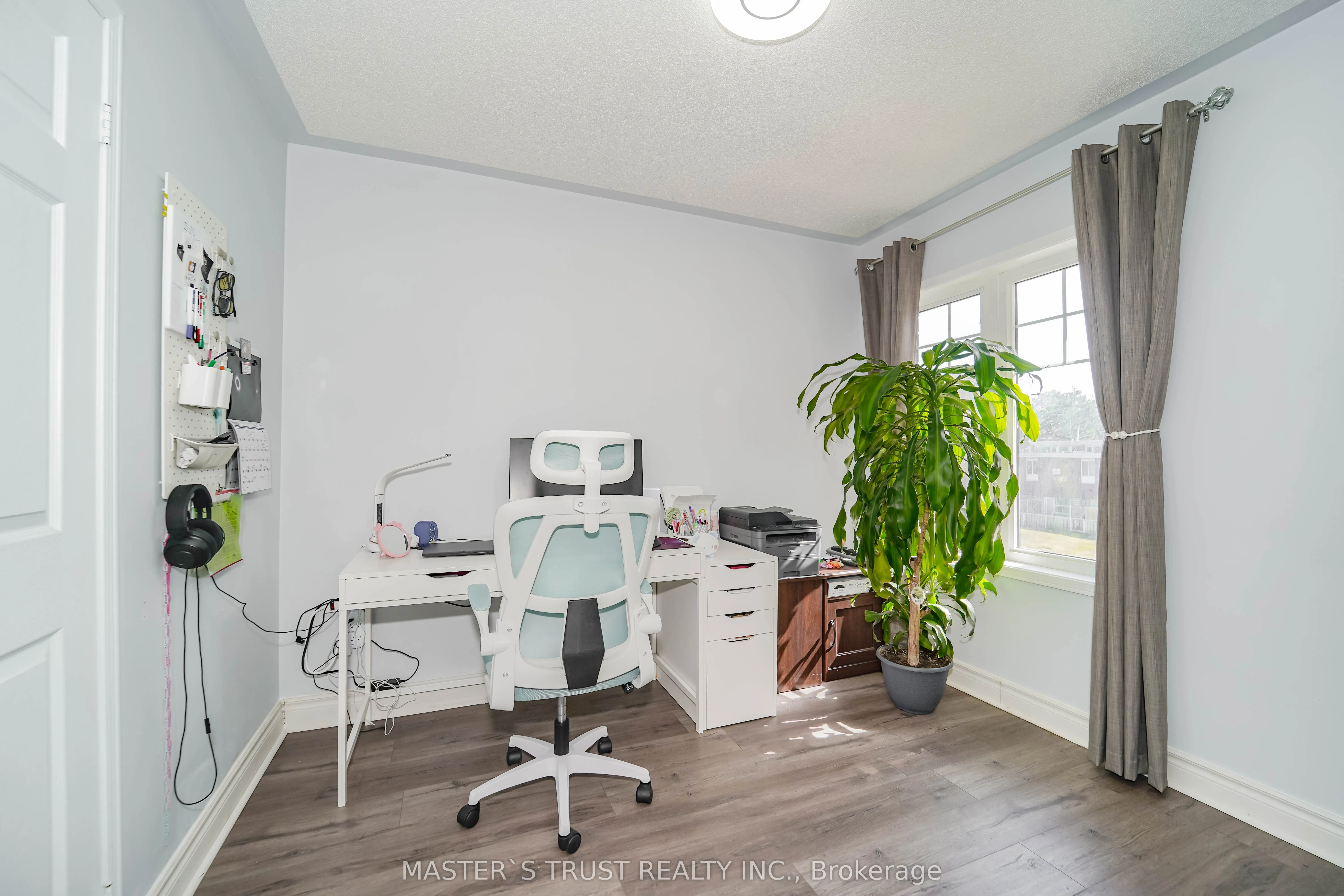 40 Rochefort Drive