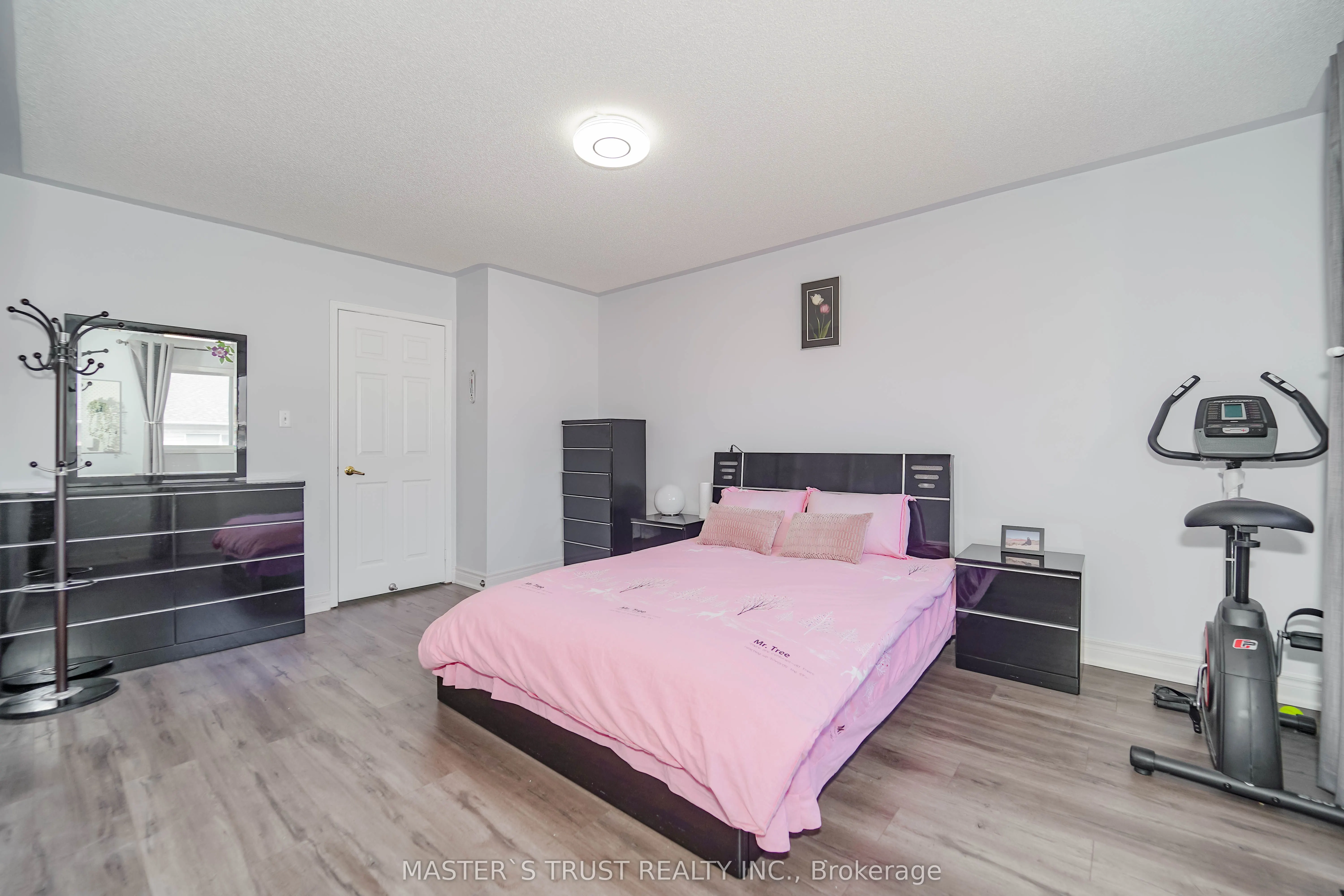 40 Rochefort Drive